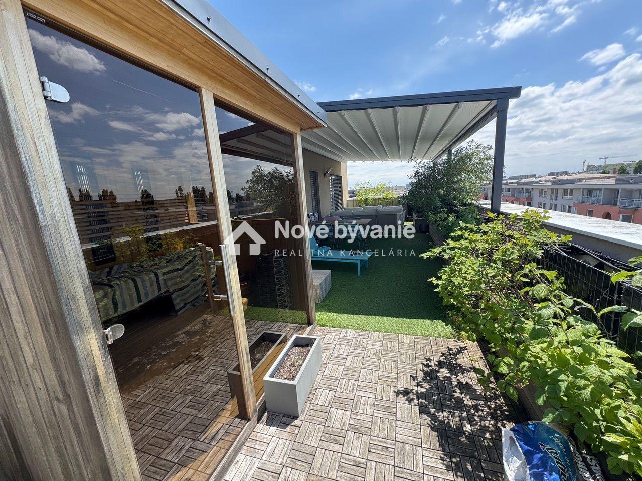 Na predaj exkluzívny 3-izbový byt s panoramatickou terasou, saunou a dizajnovým interiérom