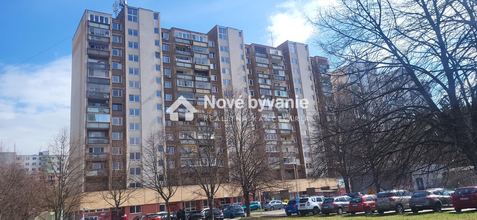 Kúpa  - 3 - 4izbový byt - Bratislava  -  Devínska Nová Ves
