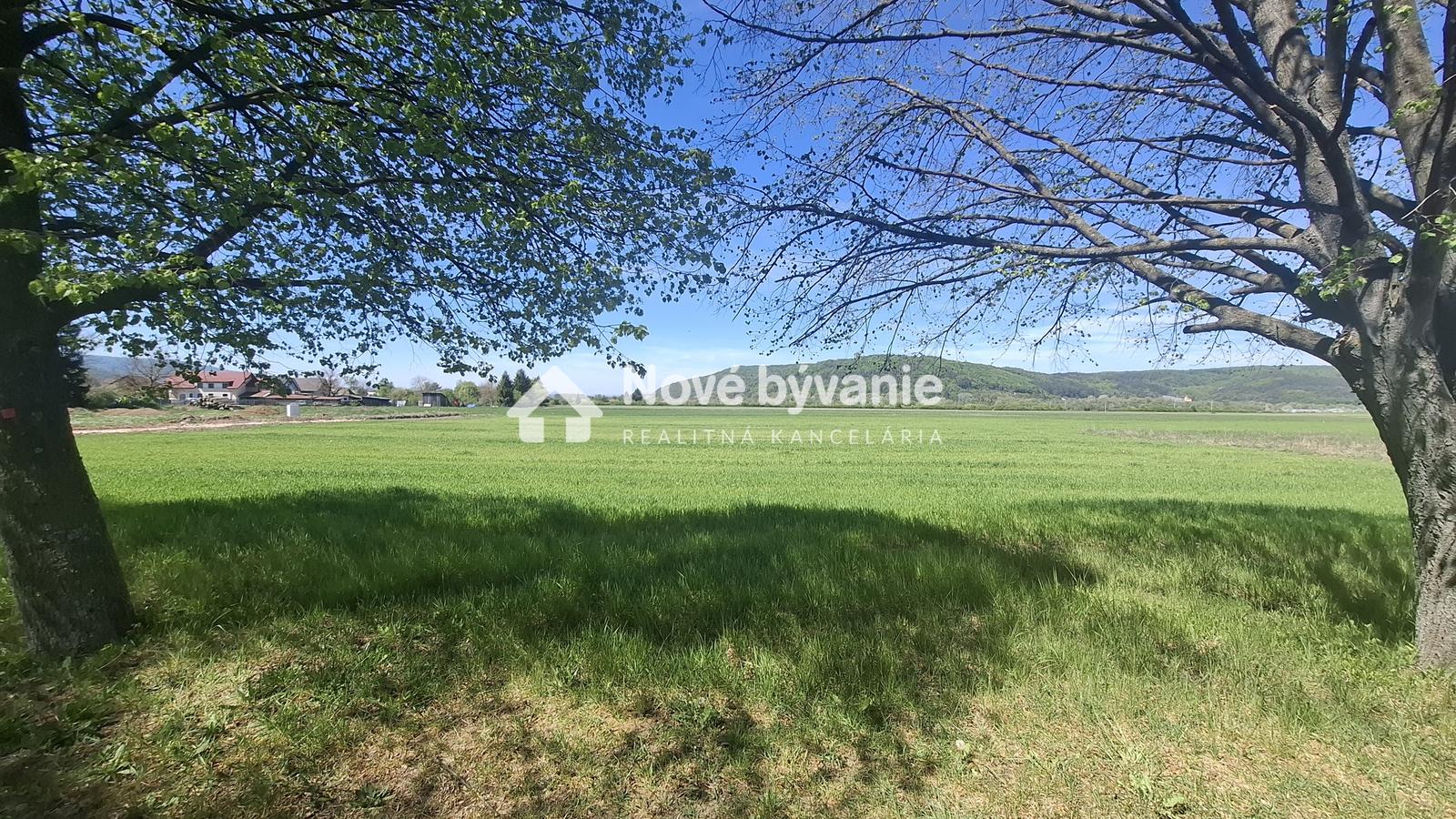 EXKLUZÍVNE na predaj pozemok, Lackovce (N005-14-ANMA)