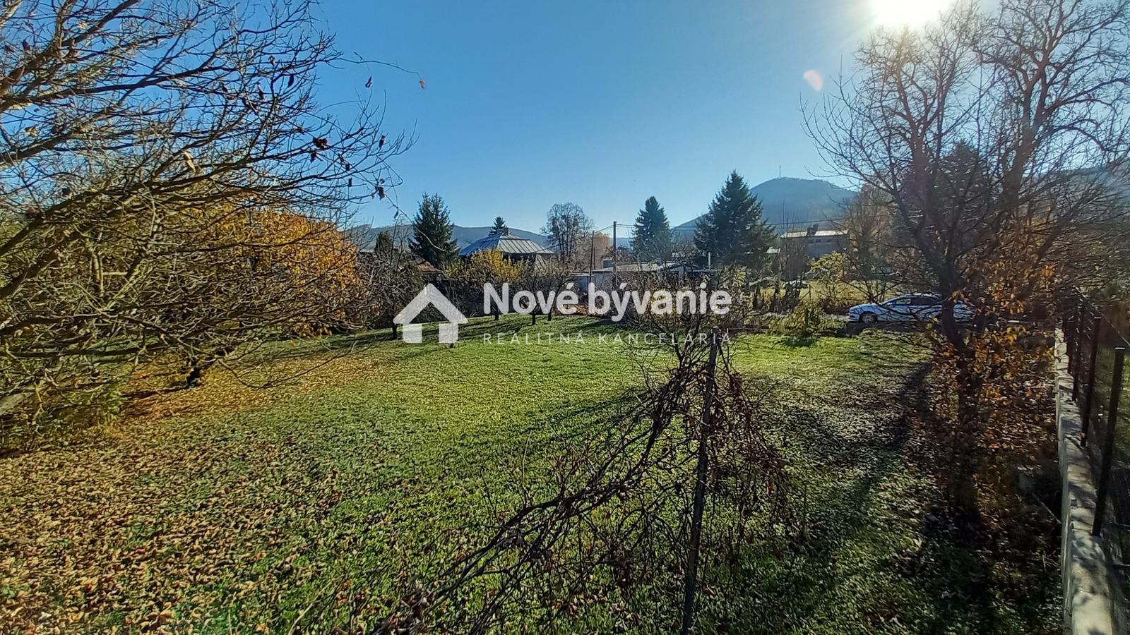 Slnečný stavebný pozemok (872 m²) v tichej lokalite – Chlmec – fotka 2