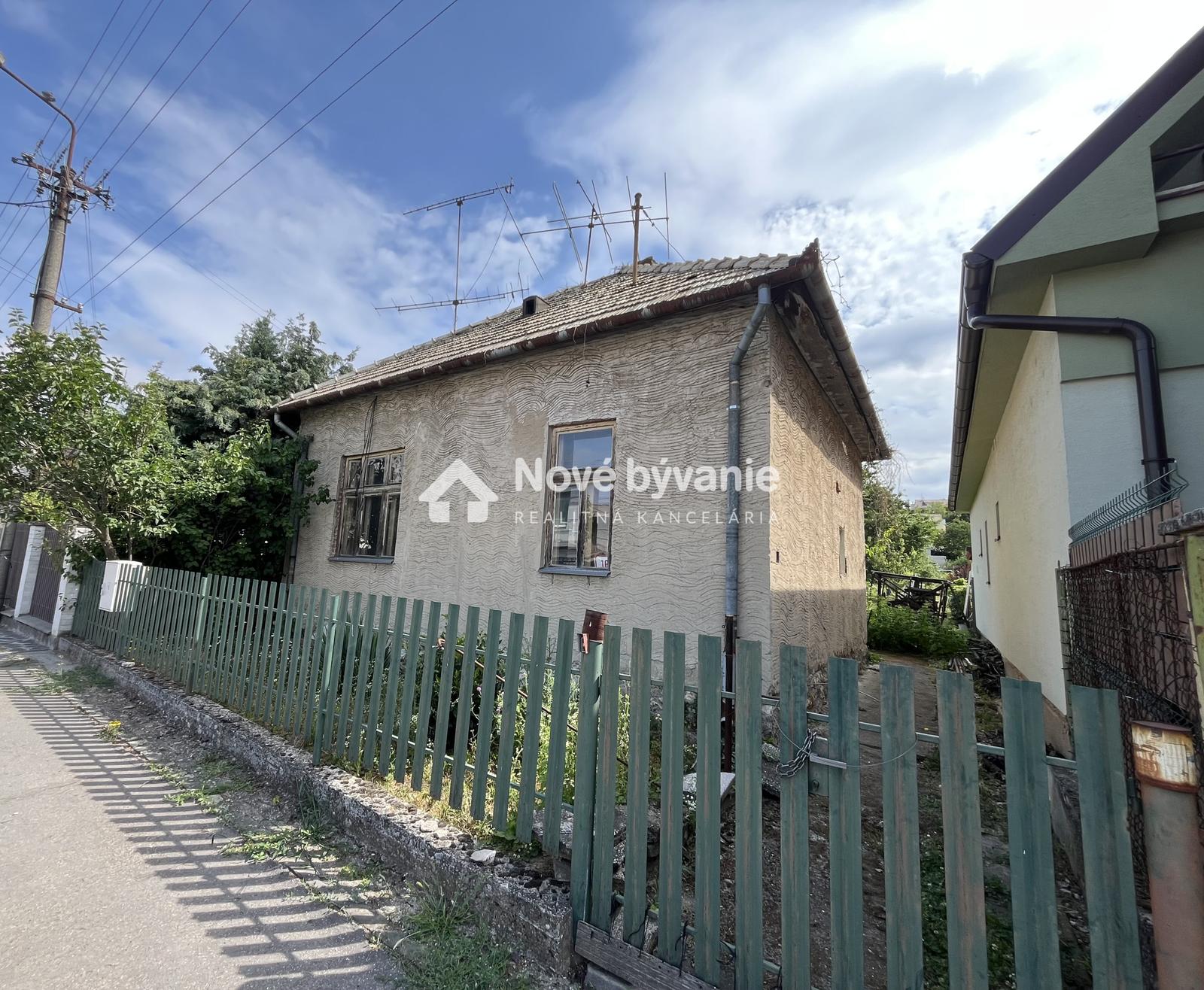 Rodinný dom v pokojnej časti mesta | Levice (N011-12-NAGA) – fotka 2
