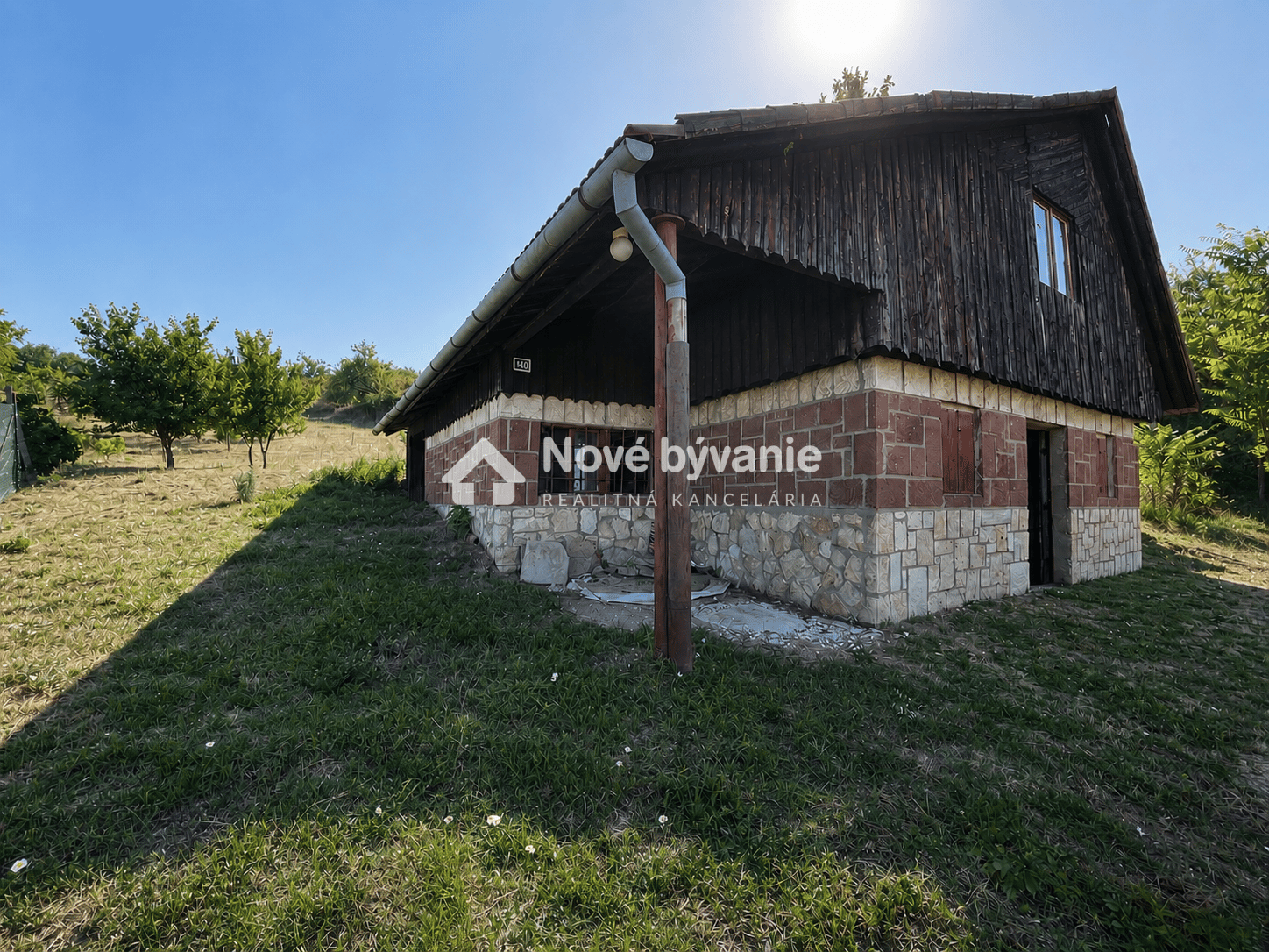 Viničny domček s veľkým pozemkom | Staré Levice (N014-13-NAGA)
