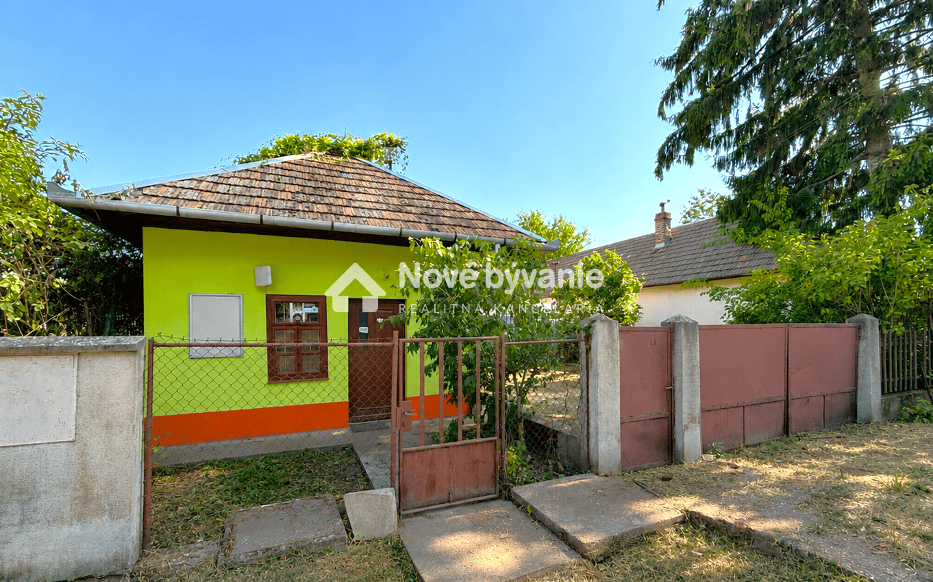 REZERVOVANÉ-Predaj, vidiecky dom s letnou kuchyňou-Málaš