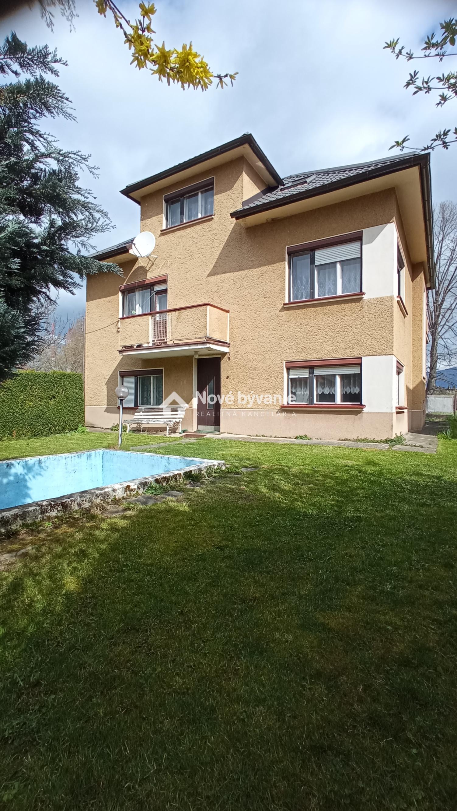 Dom s bazénom a novou vlakovou zastávkou! ID:N001-12-PEDU