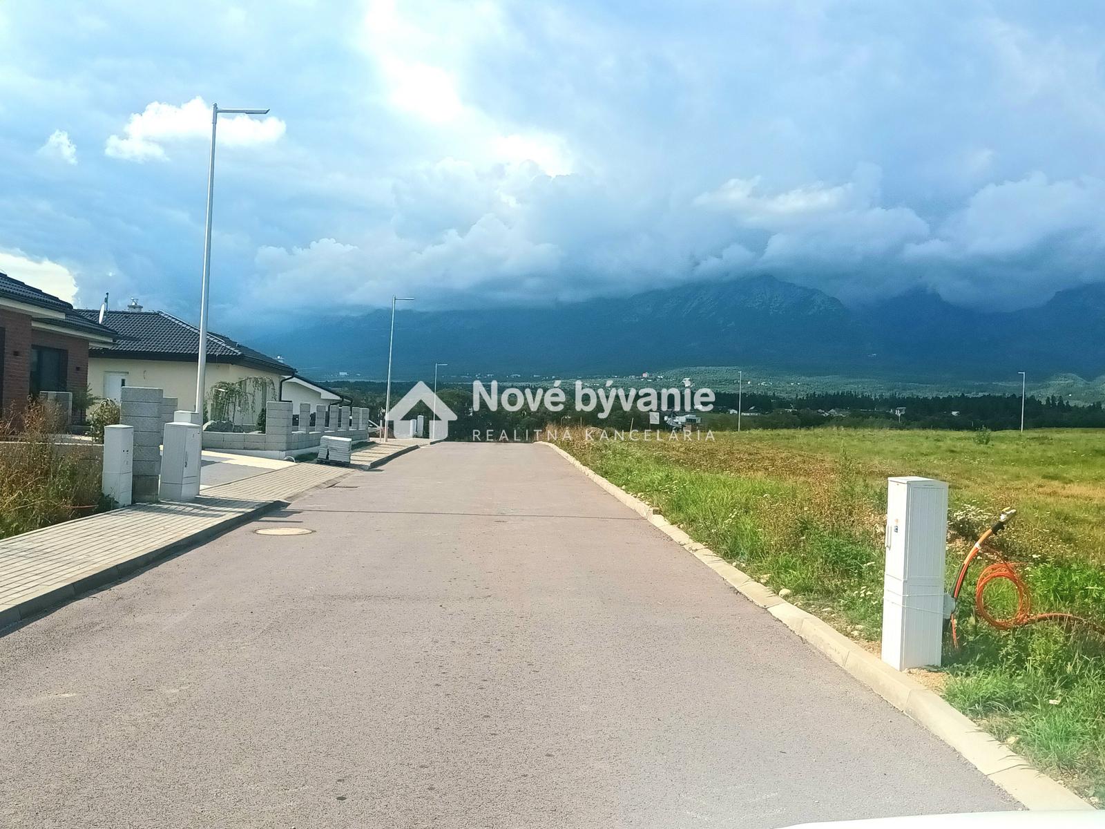 MLYNICA IBV Pod lesom, stavebný , výhľad Vysoké Tatry – fotka 2