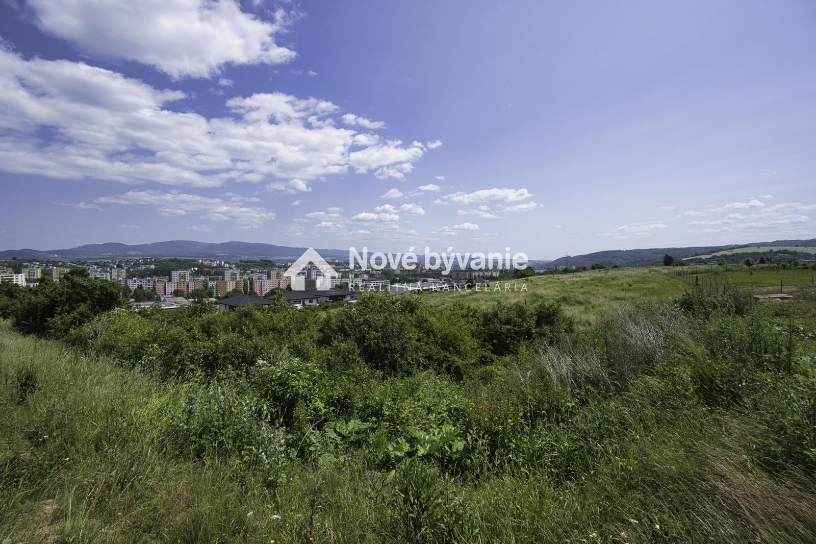 Exkluzívny slnečný pozemok s panoramatickým výhľadom