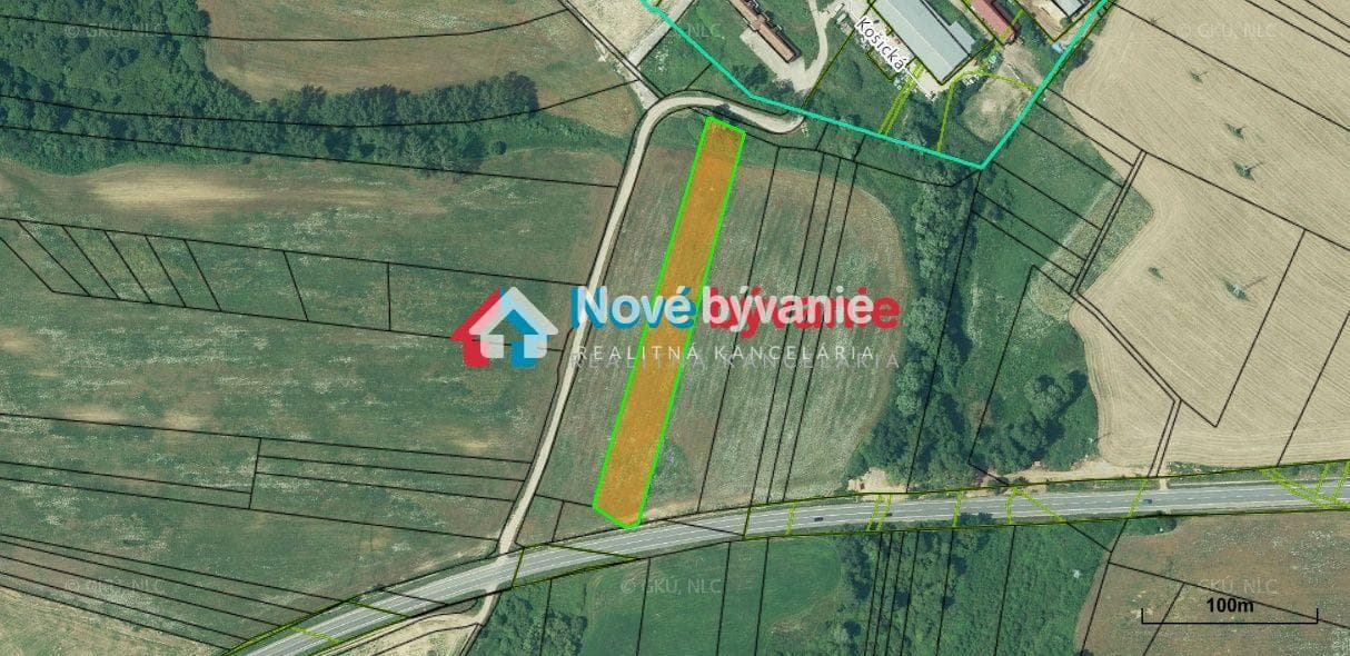 INVESTIČNÉ POZEMKY V ROŽŇAVE PRI HLAVNEJ CESTE DO KOŠÍC /N009-14-SAKI/ - NA PREDAJ