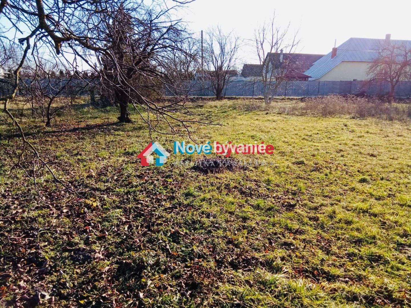 STAVEBNY POZEMOK  SAČUROV – fotka 2