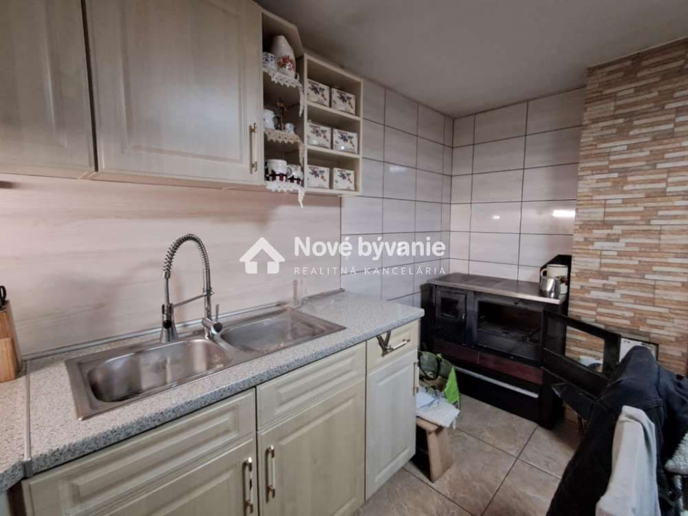 Znížená cena-Rodinný dom na predaj-Sedliská-Podčičva – fotka 2