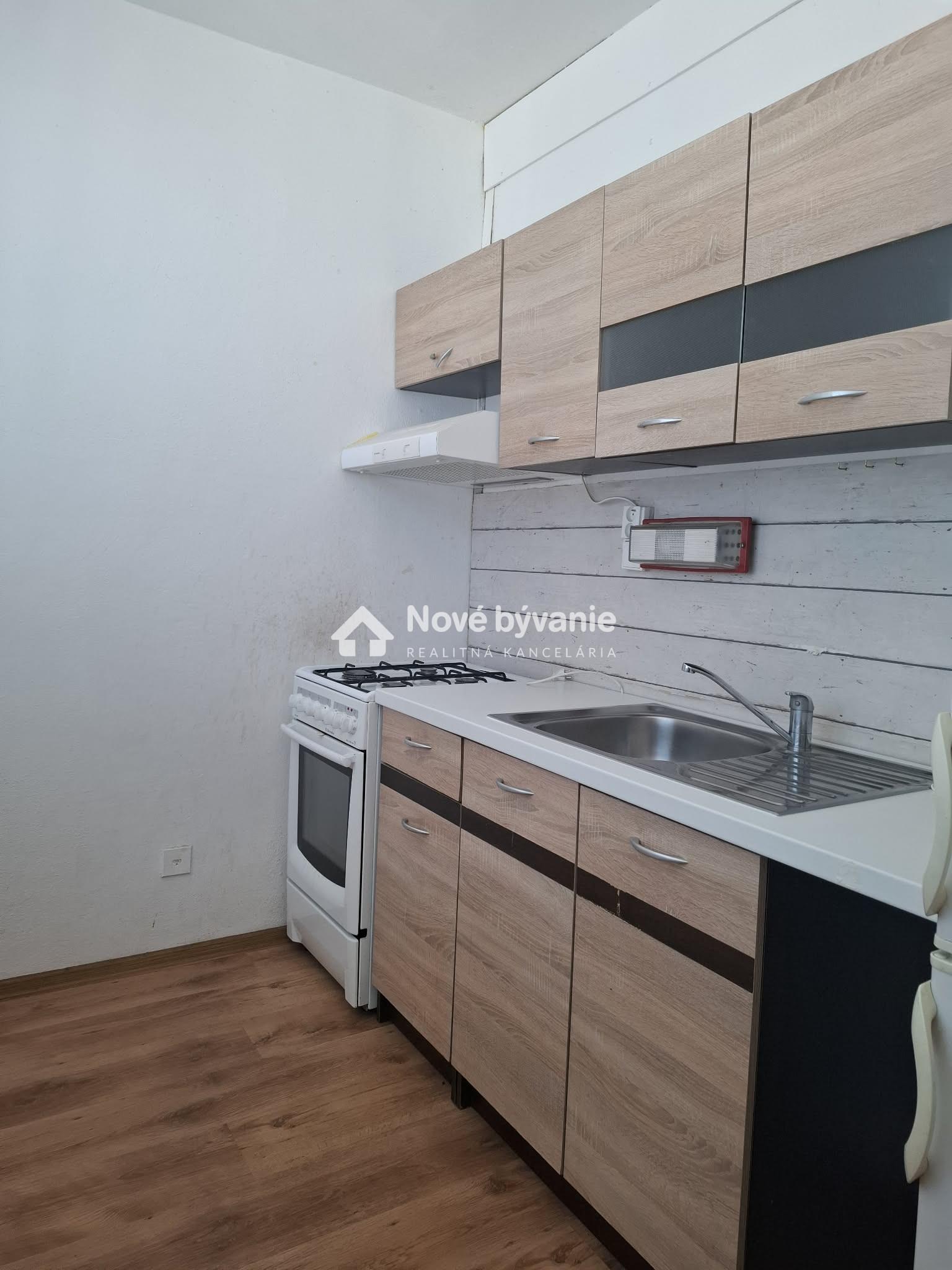 Prenájom 1,5 izb. tehlový byt Vranov nad Topľou - Centrum -super cena