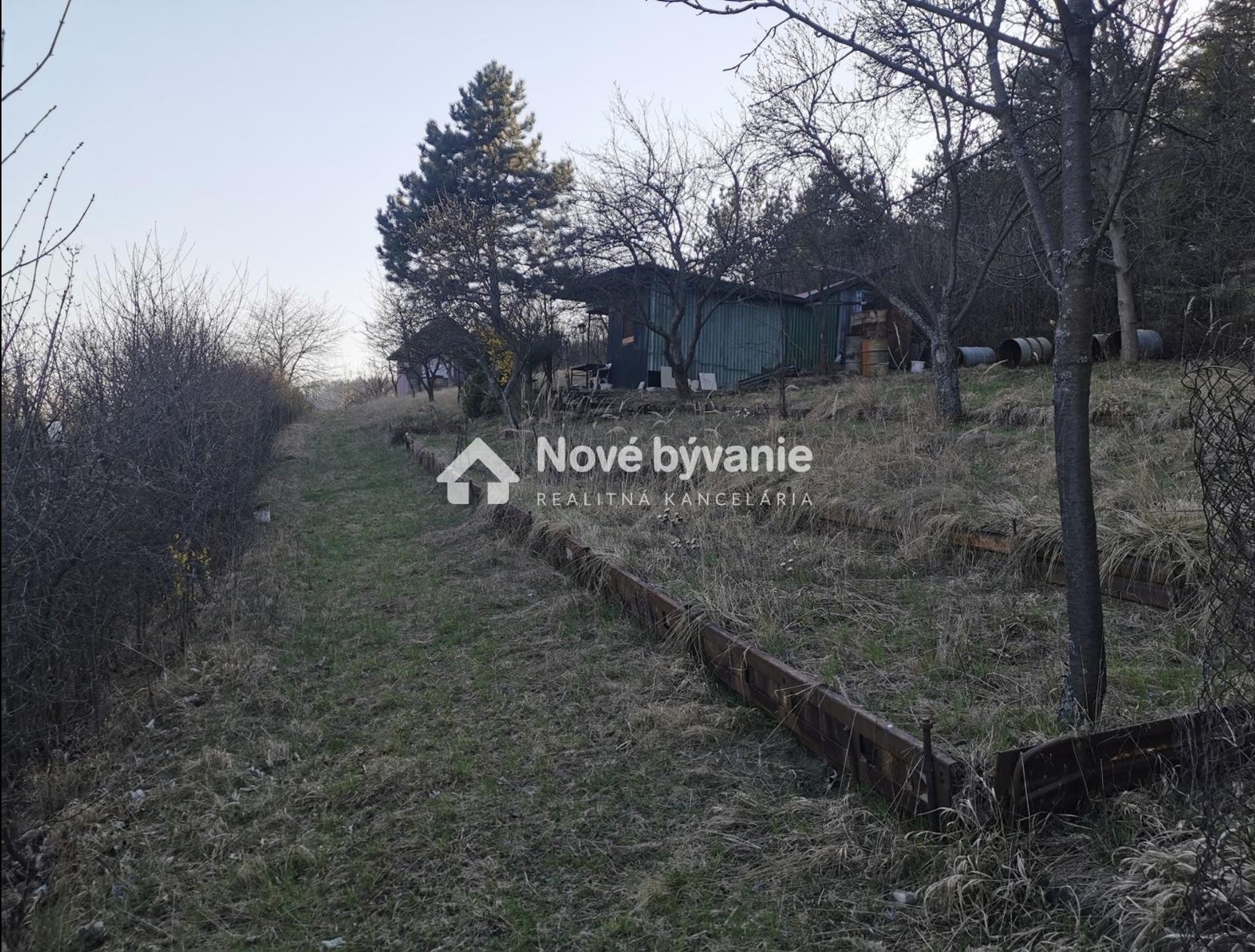 Slnečný záhradný pozemok (N082-14-DASEa)