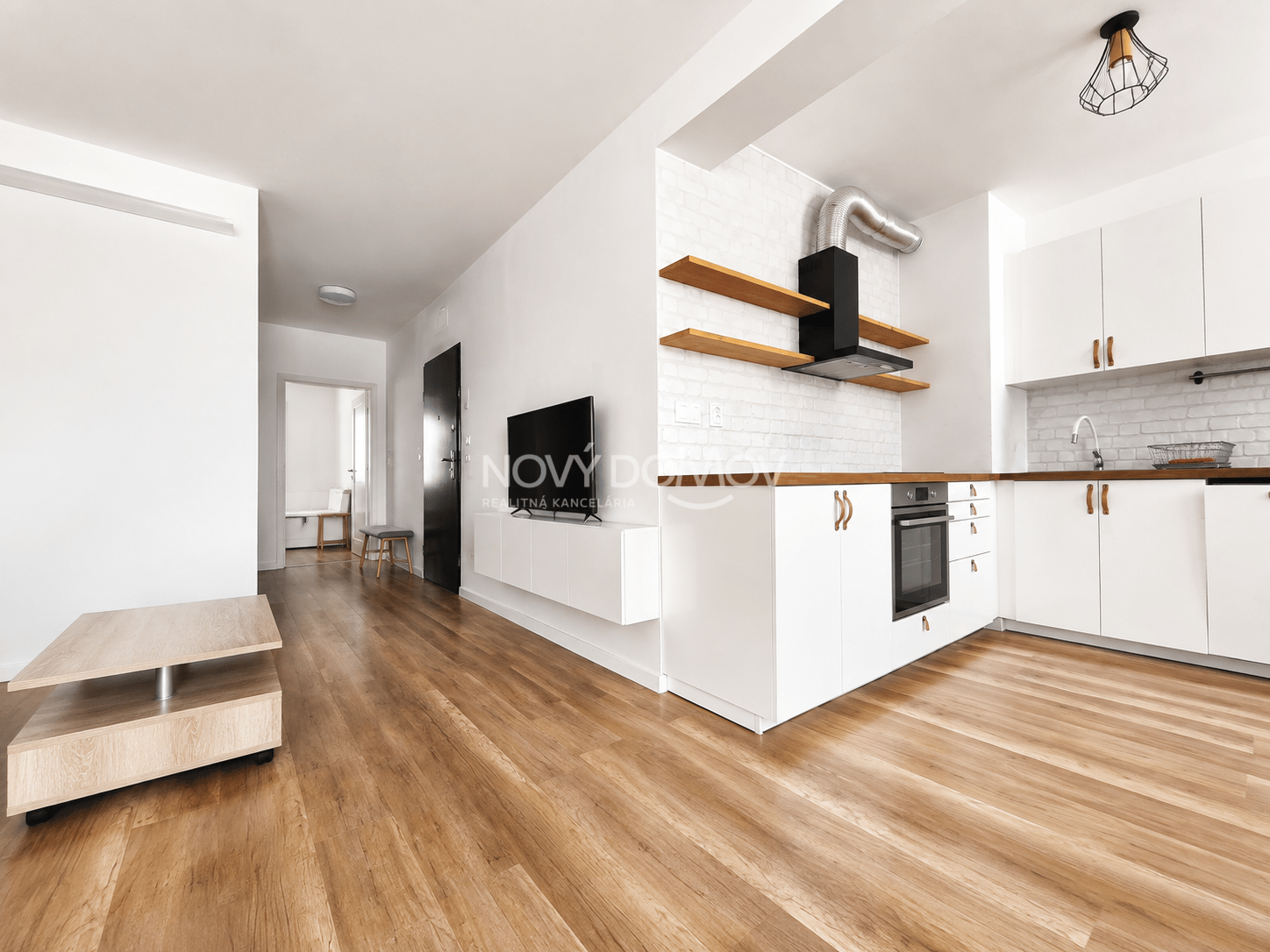 REZERVOVANÝ | ELEGANTNÝ 2-IZBOVÝ BYT S PARKOVANÍM – GALANTA, WEST – fotka 2