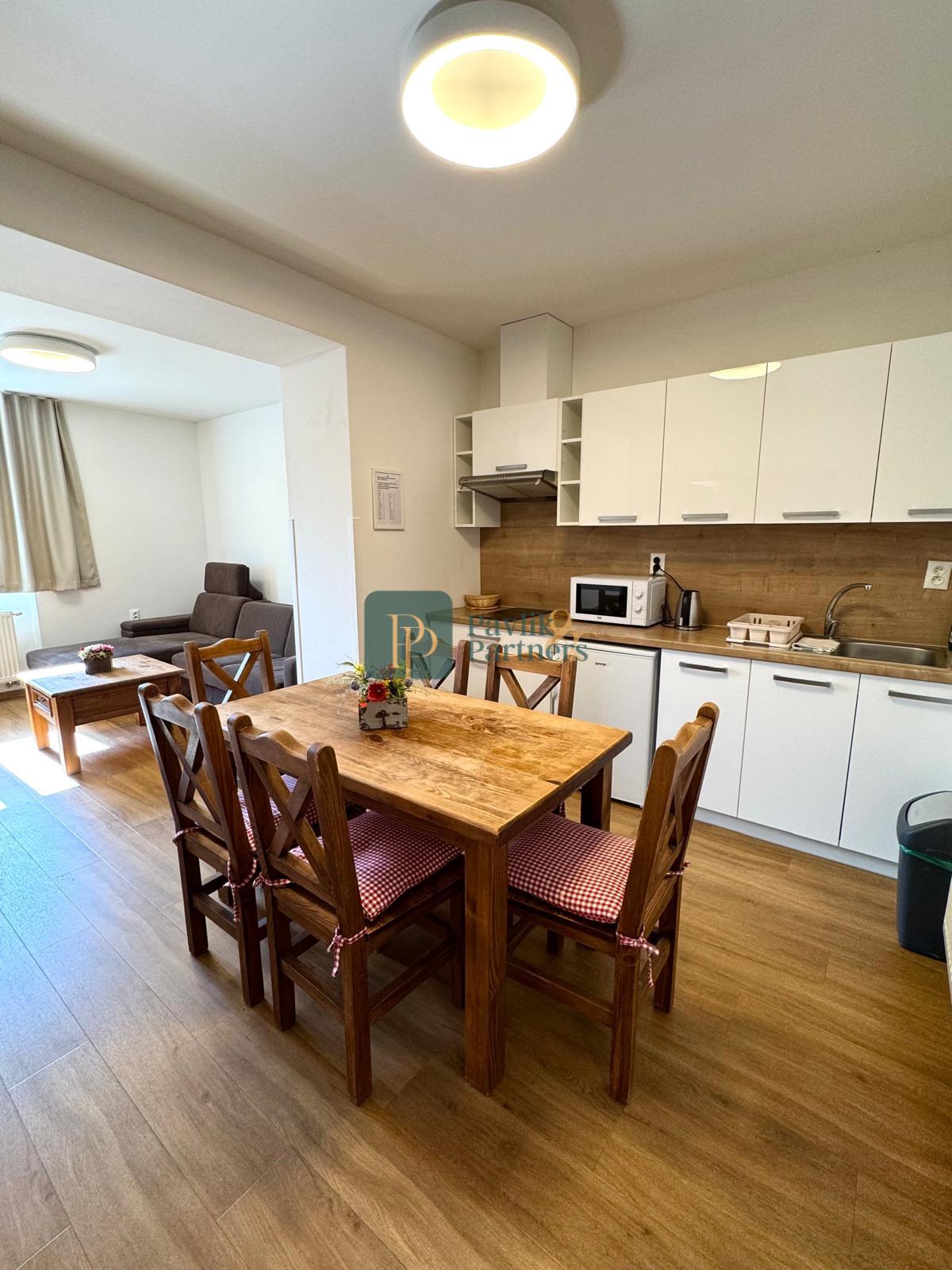 Predaj veľký 2izb.apartmán Donovaly, 89m2 + 2 parkov.miesta – fotka 2