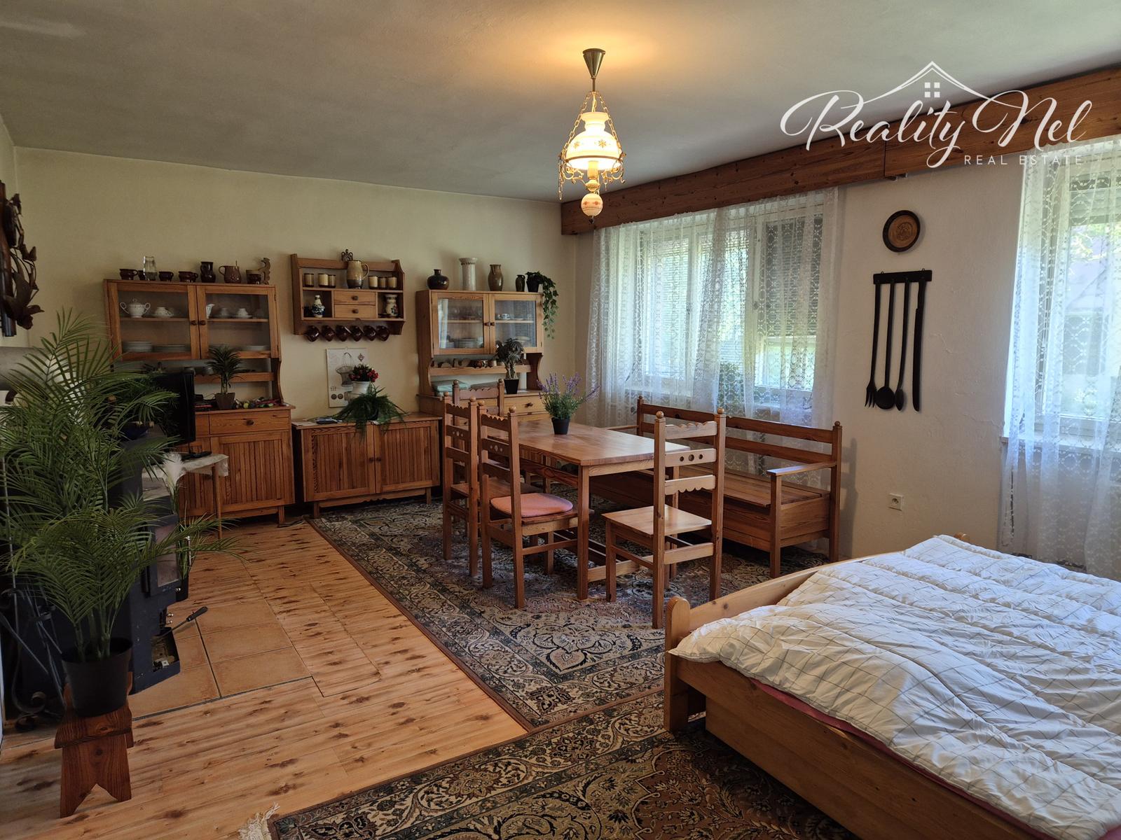 REZERVOVANÉ -Výnimočný 6 izbový rodinný dom Kolónia Hviezda - Martin – fotka 2