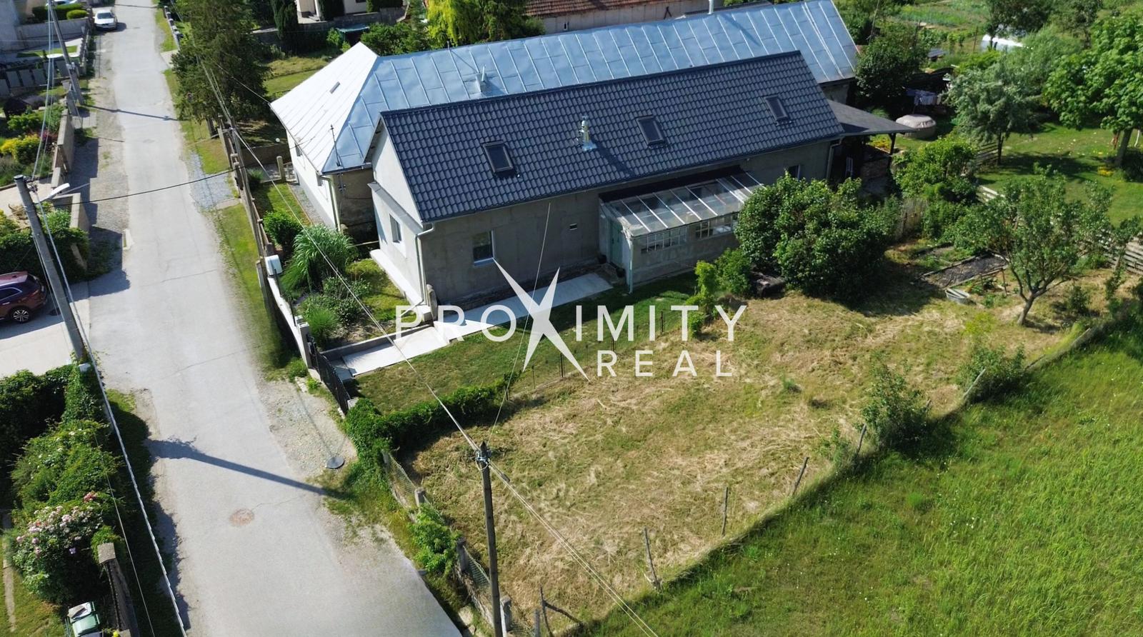Rodinný dom s veľkým pozemkom a možnosťou odkúpenia časti susednej parcely – Valaliky – fotka 2