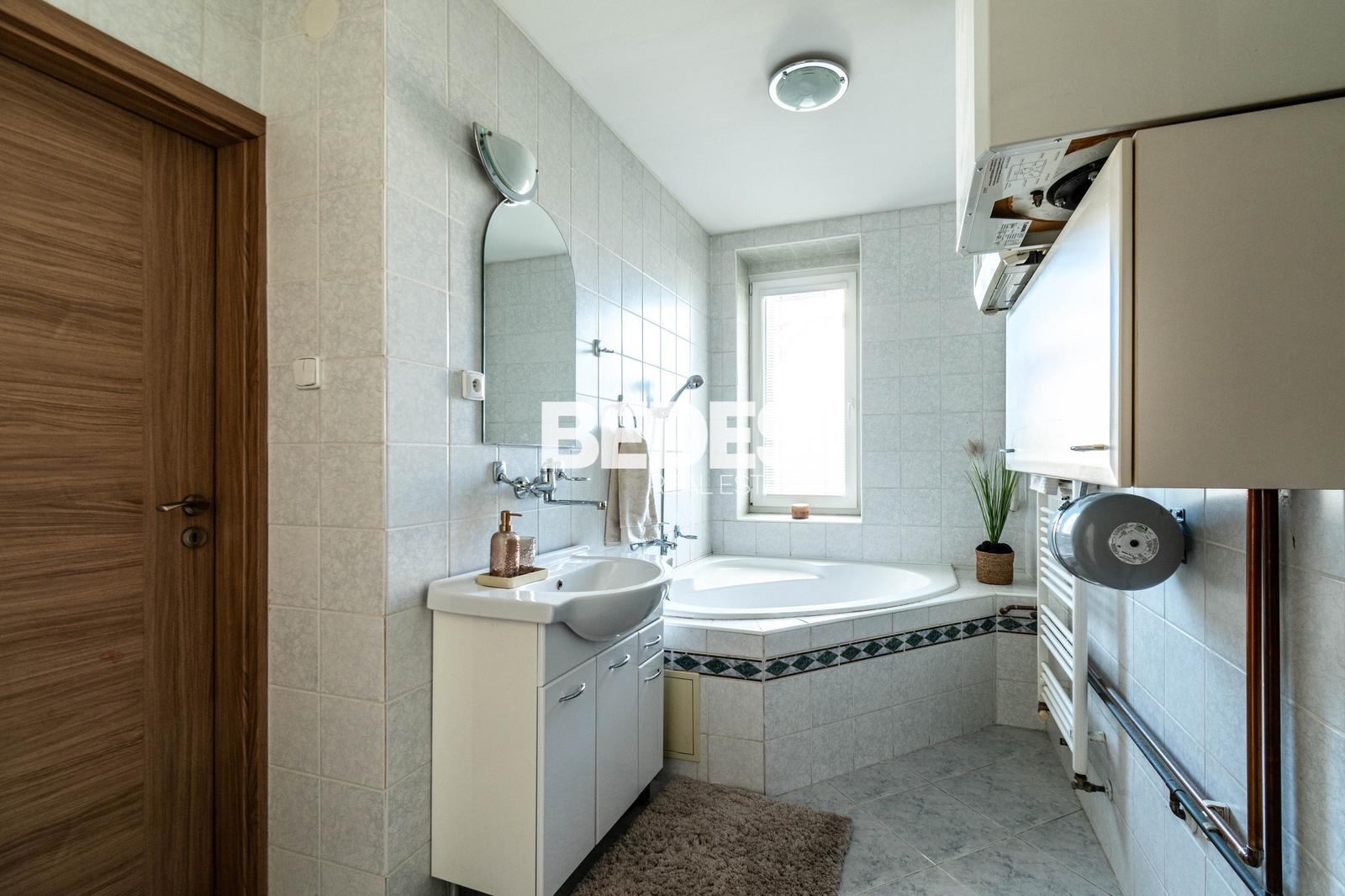 BEDES | veľkometrážny 3 izb. byt, samostat. kúrenie, balkón – fotka 2