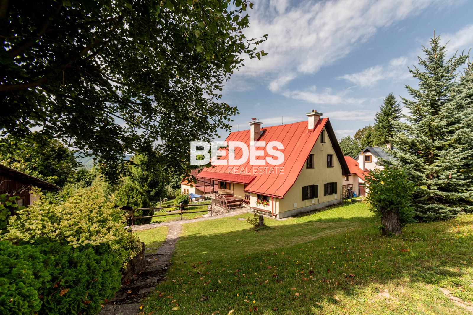 BEDES | Veľká usadlosť na samote pri lese, Valaská Belá – laz Púčkovci (7 500 m²) – fotka 2