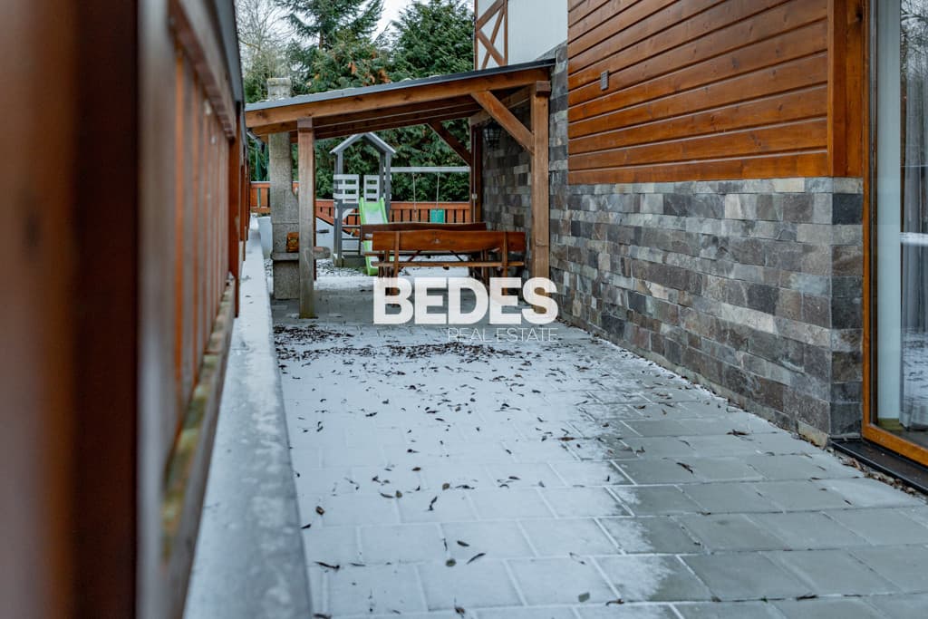BEDES | Investičný 2i apartmán so súkromným detským ihriskom – fotka 2
