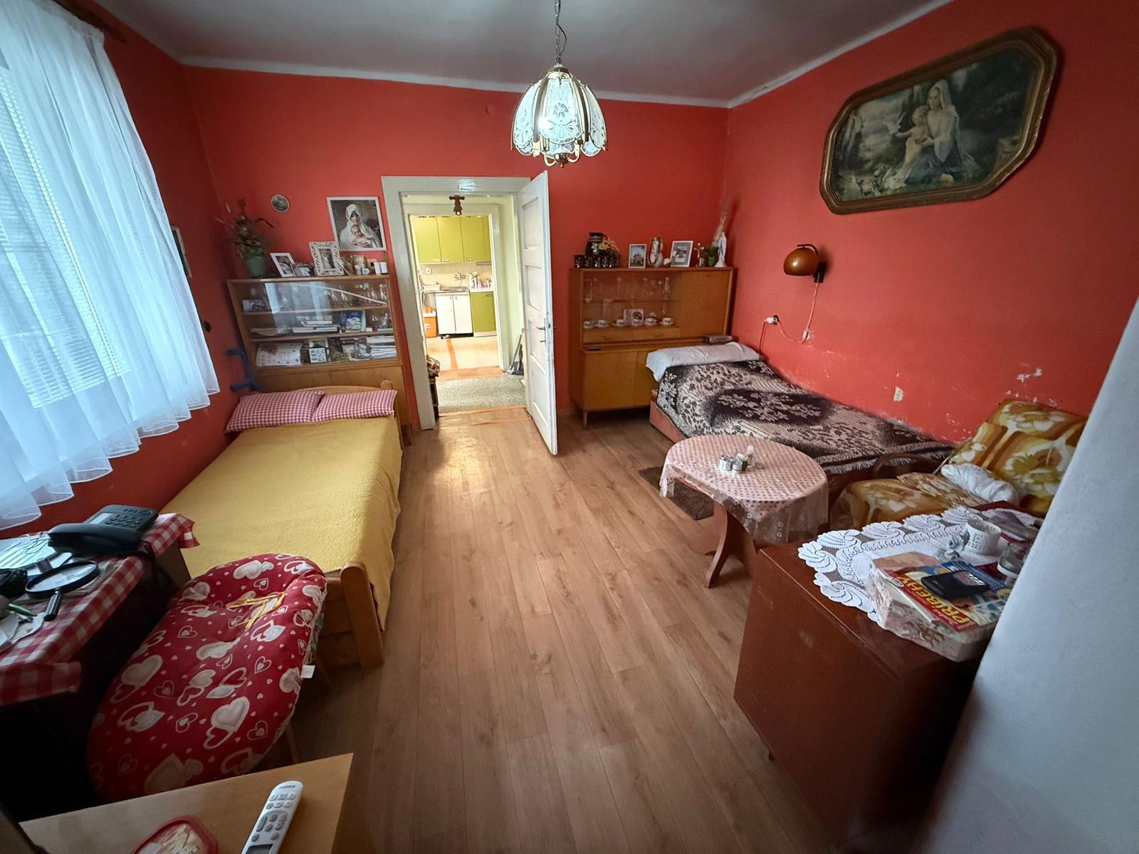 PREDAJ – RD Dobrá Voda | Dom s veľkým potenciálom – fotka 2