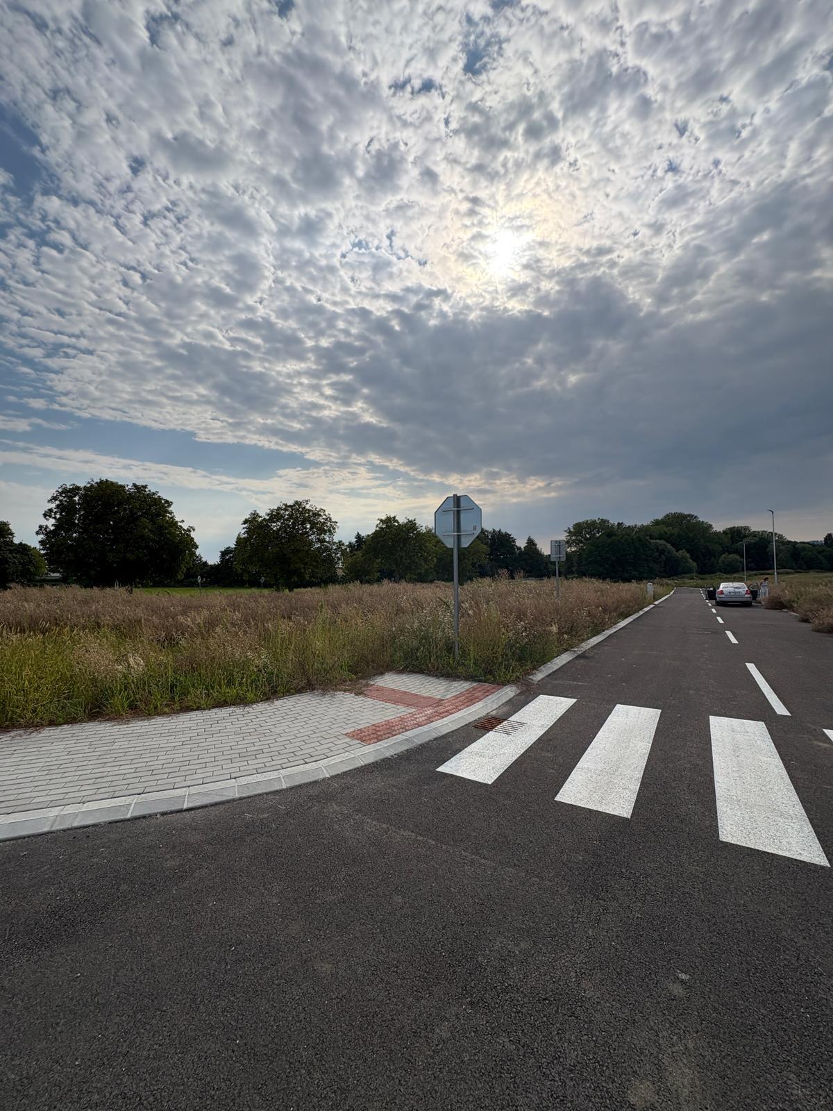 PREDAJ POZEMKU V DLHEJ PRI TRNAVE - 543 m2 – fotka 2
