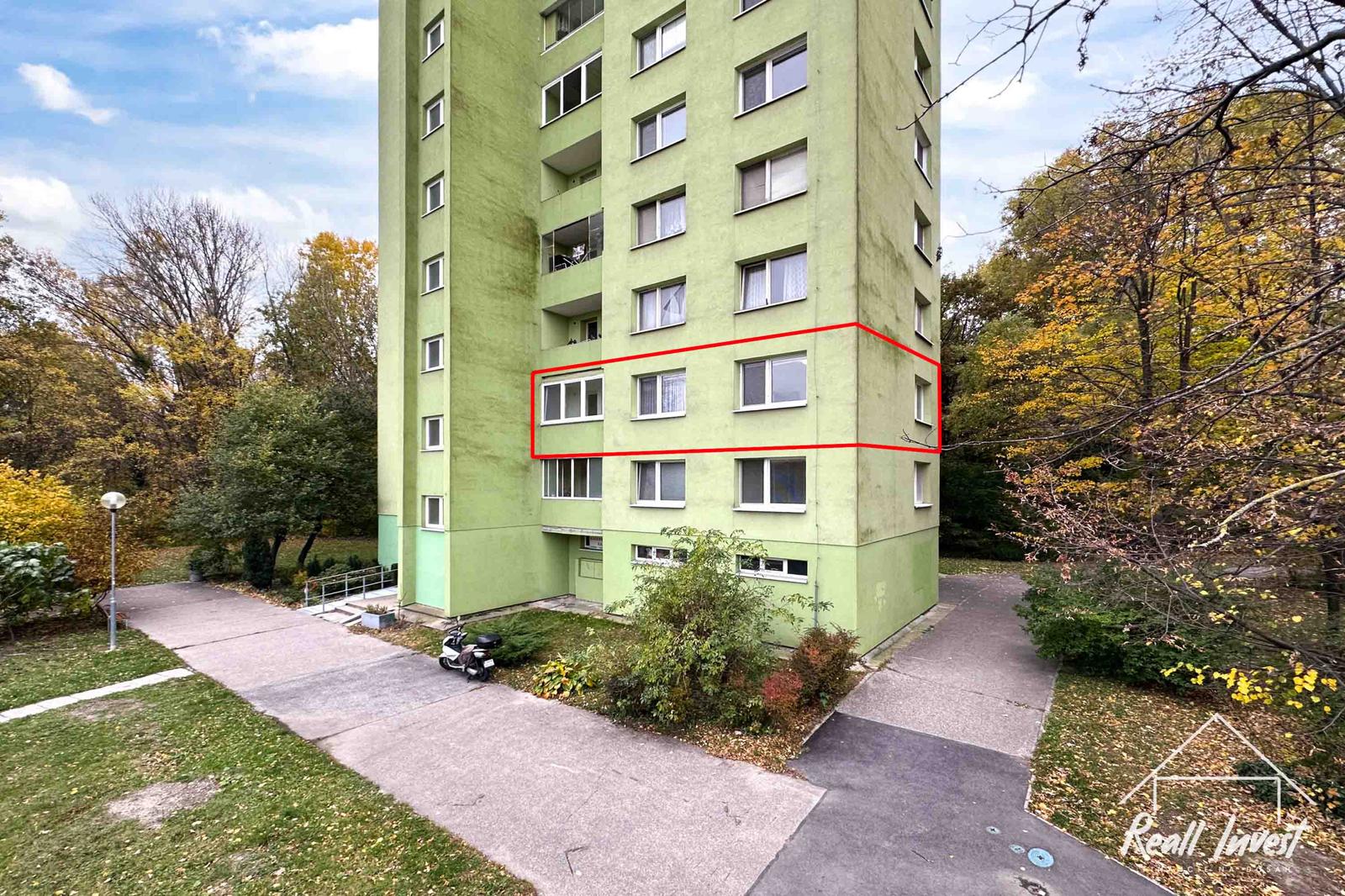 REZERVOVANÉ: 3-izbový byt s loggiou pri lese, Mamateyova