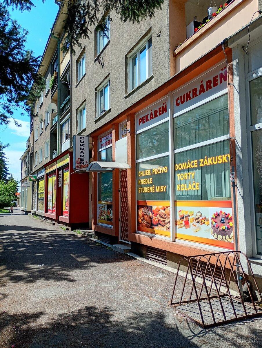 Predám obchodný priestor v centre Dubnice nad Váhom – 43 m² + sklad 10 m²