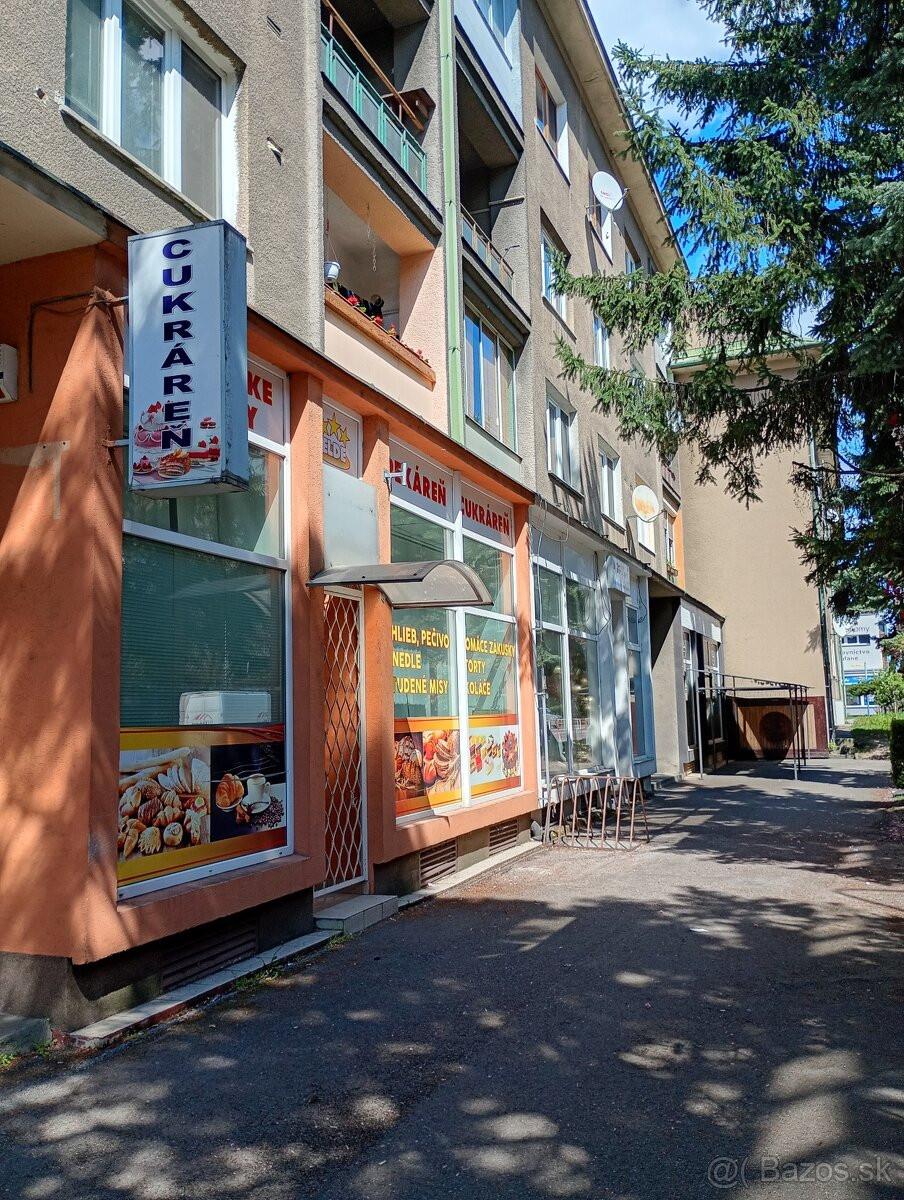 Predám obchodný priestor v centre Dubnice nad Váhom – 43 m² + sklad 10 m² – fotka 2