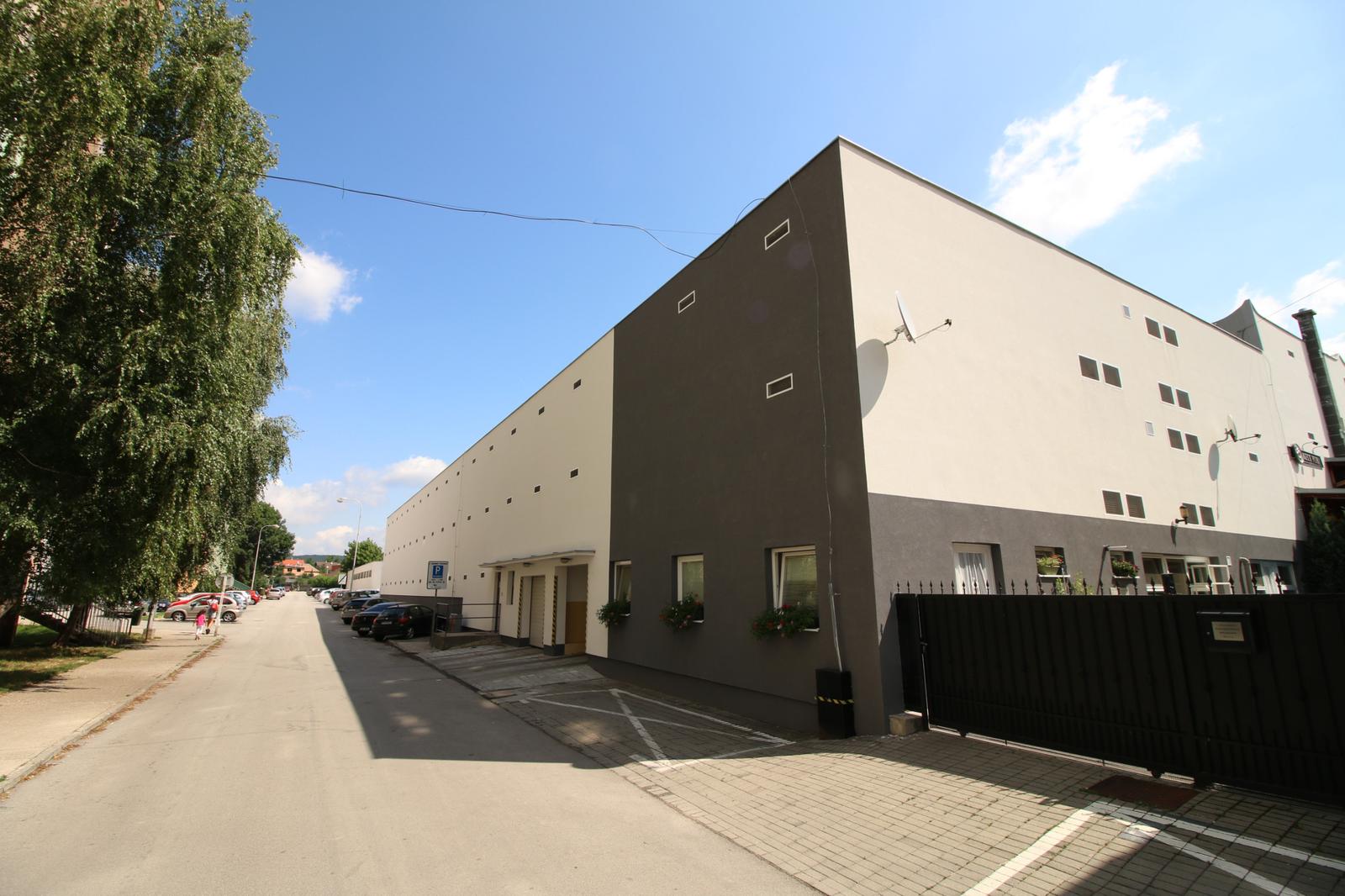 Na predaj | Garáž v garážovom dome - L. Novomeského, Pezinok