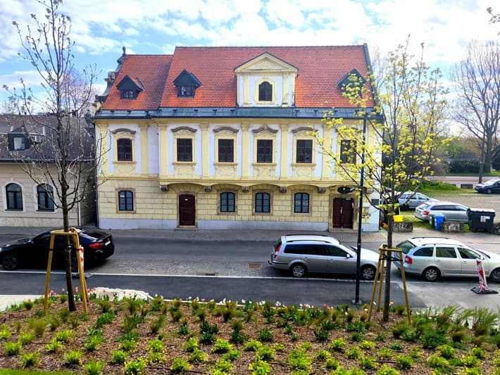 REI PREMIUM - Exkluzívny prenájom barokovej budovy v srdci Bratislavy – Ideálna pre Vašu firmu!