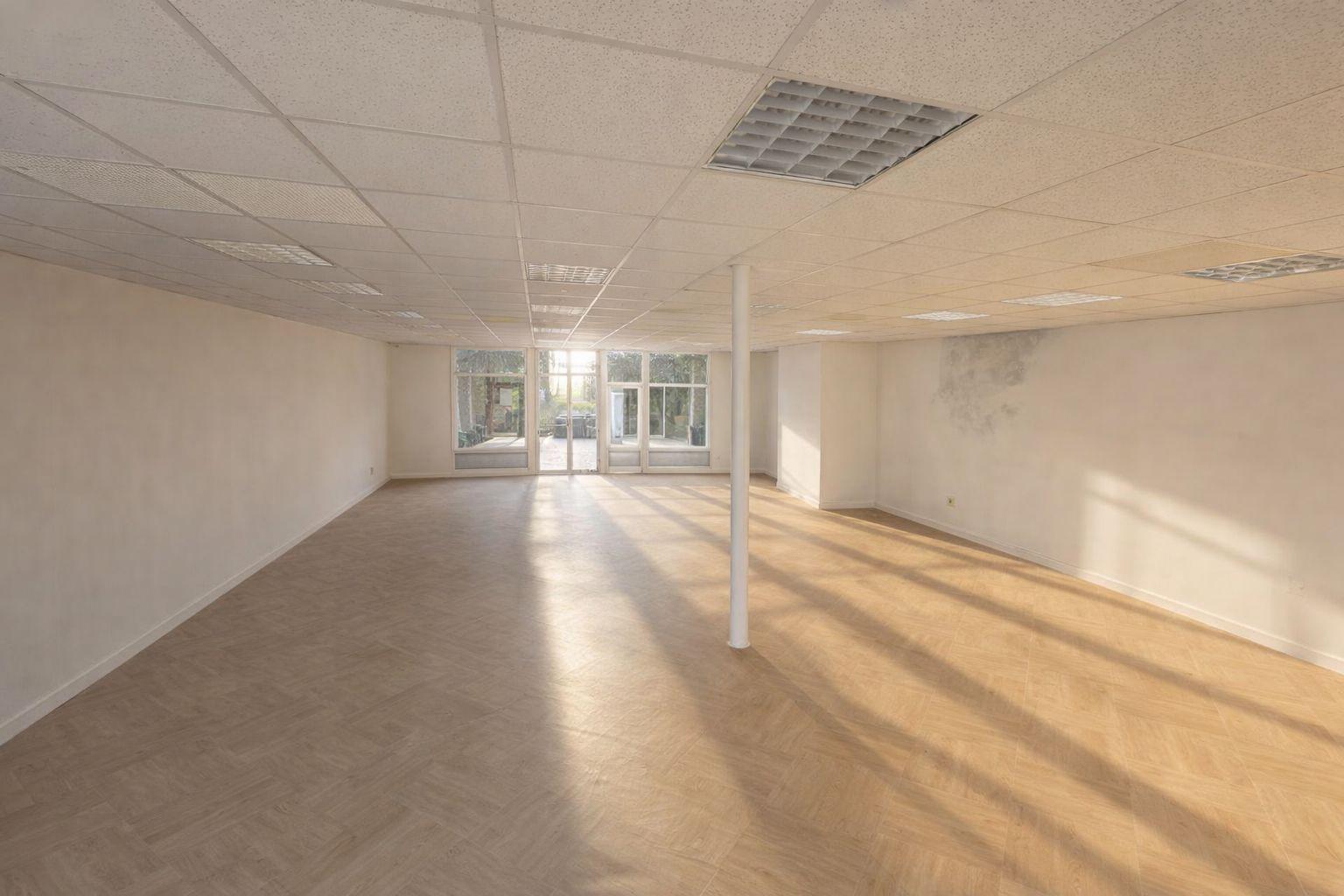 Obchodný priestor s Výkladom a parkovaním- oproti AUPARKU,TEHLA,NOVOSTAVBA,Bytová jednotka