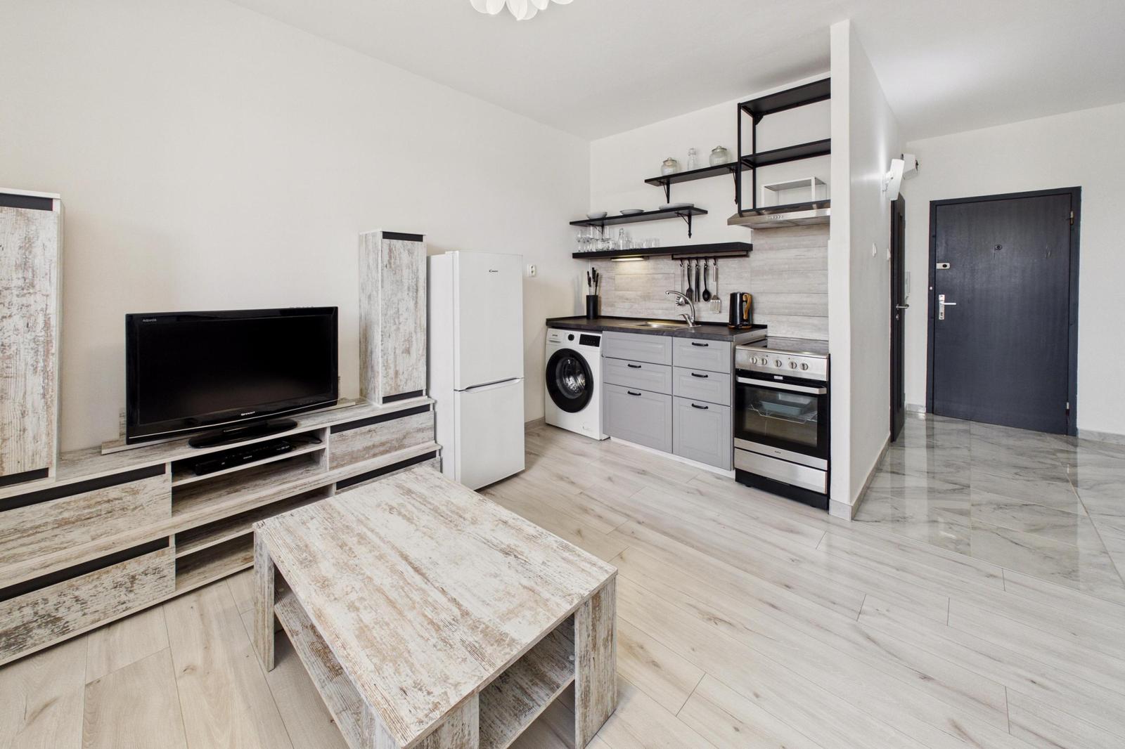 Svetlá 2-garsónka, 47 m² s 2 zasklenými loggiami a 3D prehliadkou – Holíčska ul., Petržalka.
