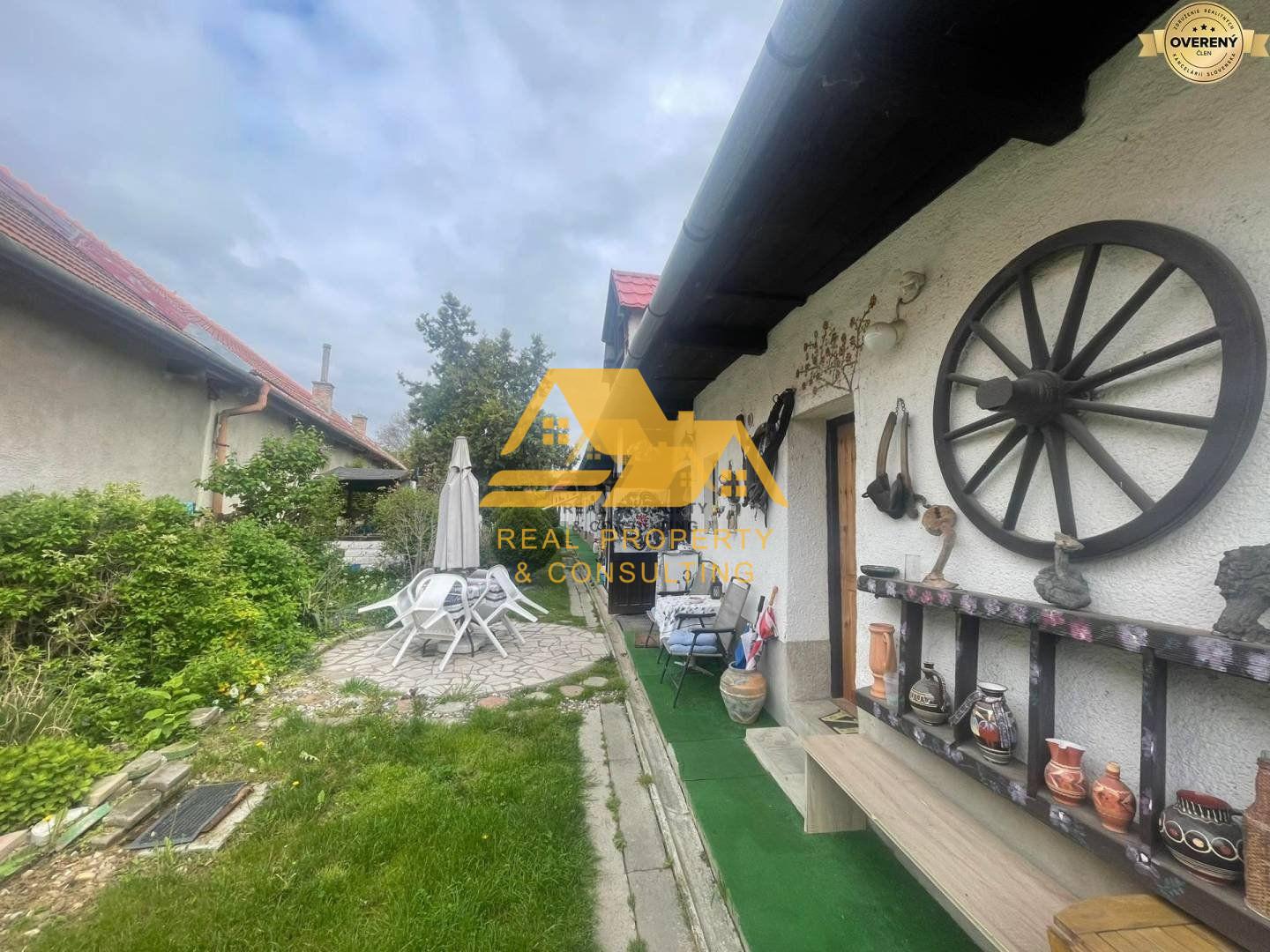 Predám apartmánový dom v obci Podhájska