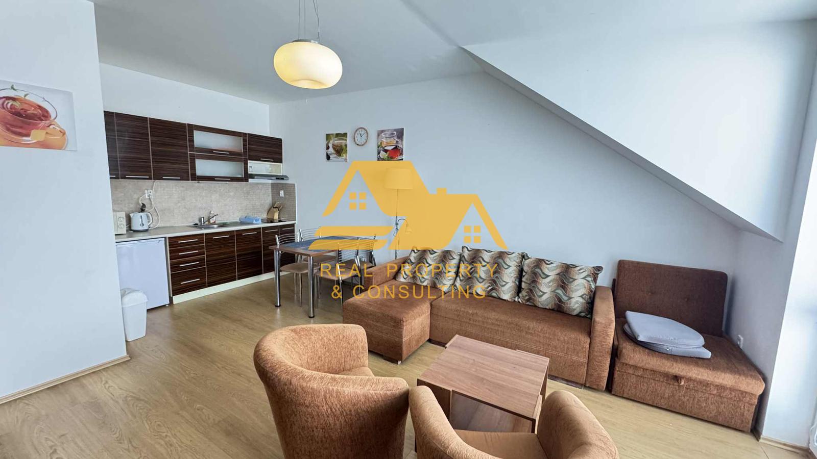 Predám veľký apartmán neďaleko kúpaliska v obci Podhájska