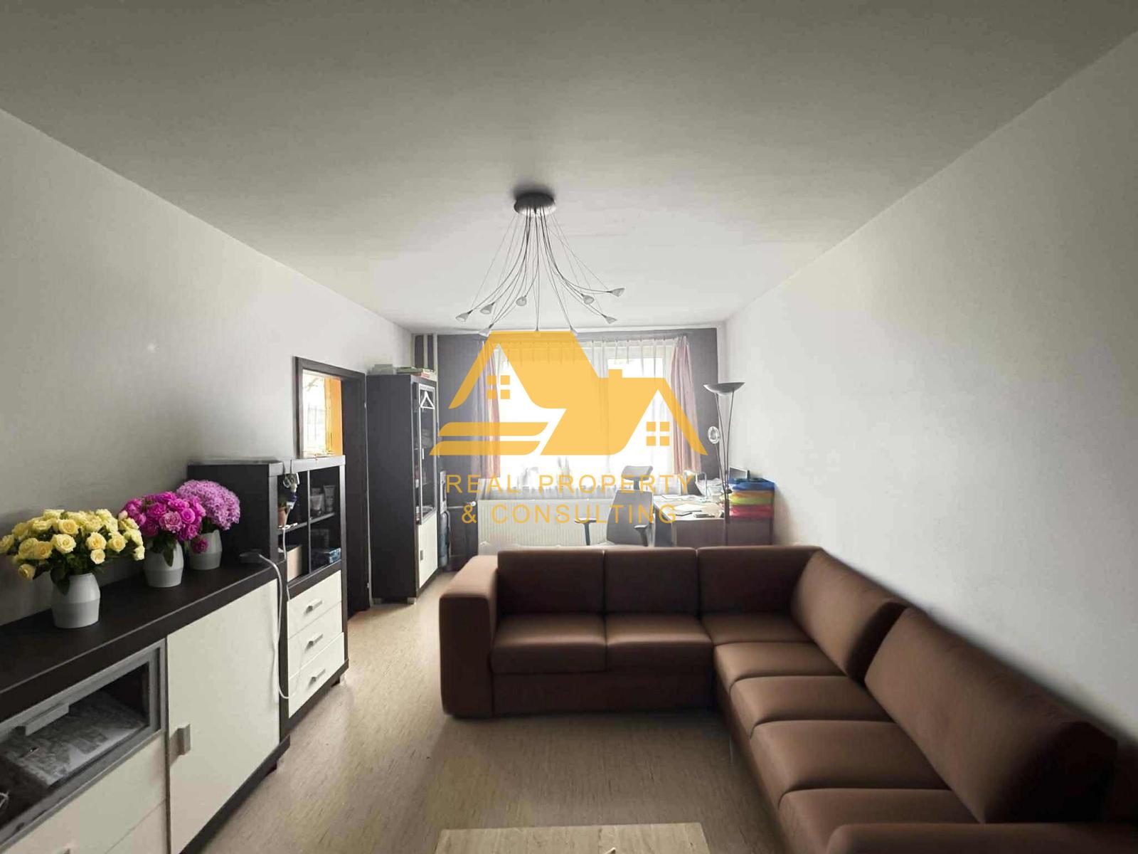 Predám 3 izbový byt s balkónom na sídlisku Juh v Nových Zámkoch