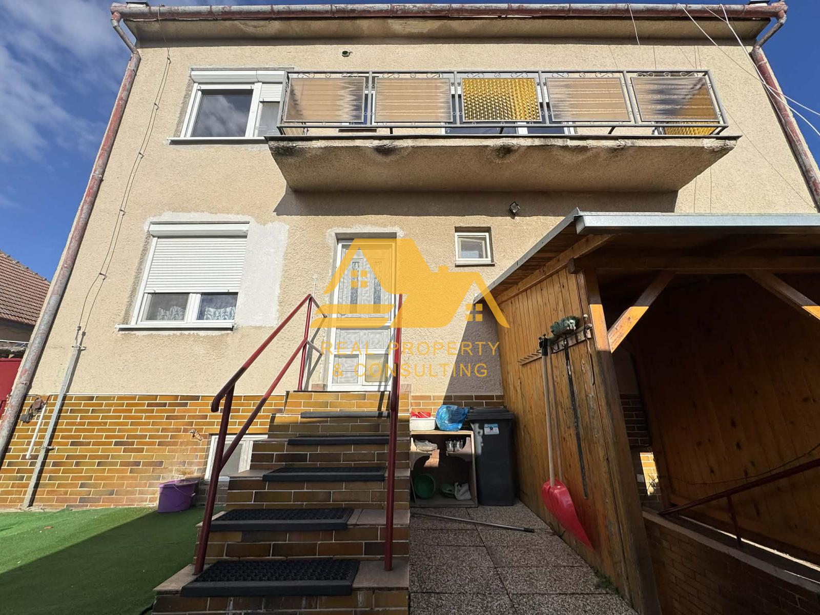 Predám rodinný dom s garážou v obci Tvrdošovce