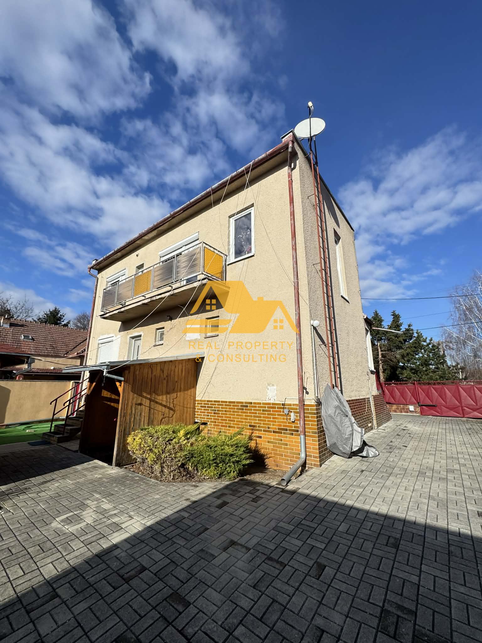 Predám rodinný dom s garážou v obci Tvrdošovce – fotka 2