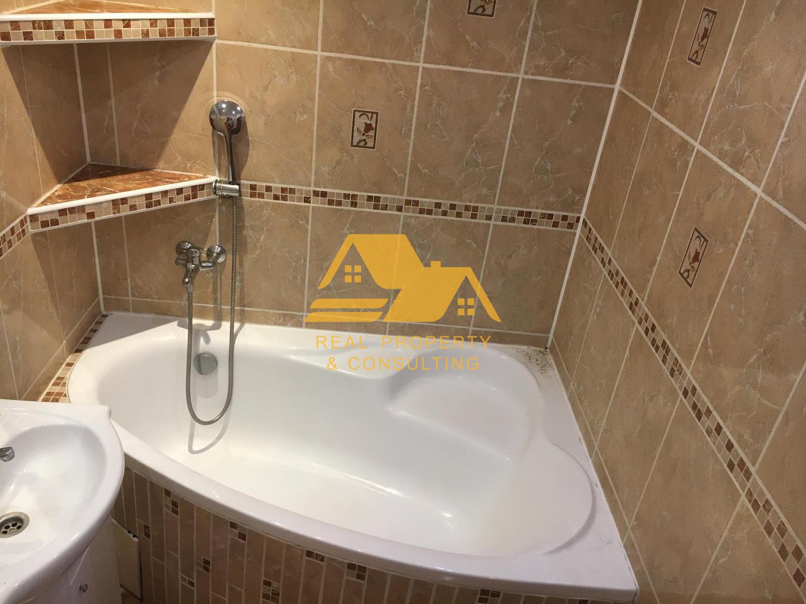 Exkluzívne!Predám 3 izbový byt s 2 balkónmi v Nových Zámkoch – fotka 2