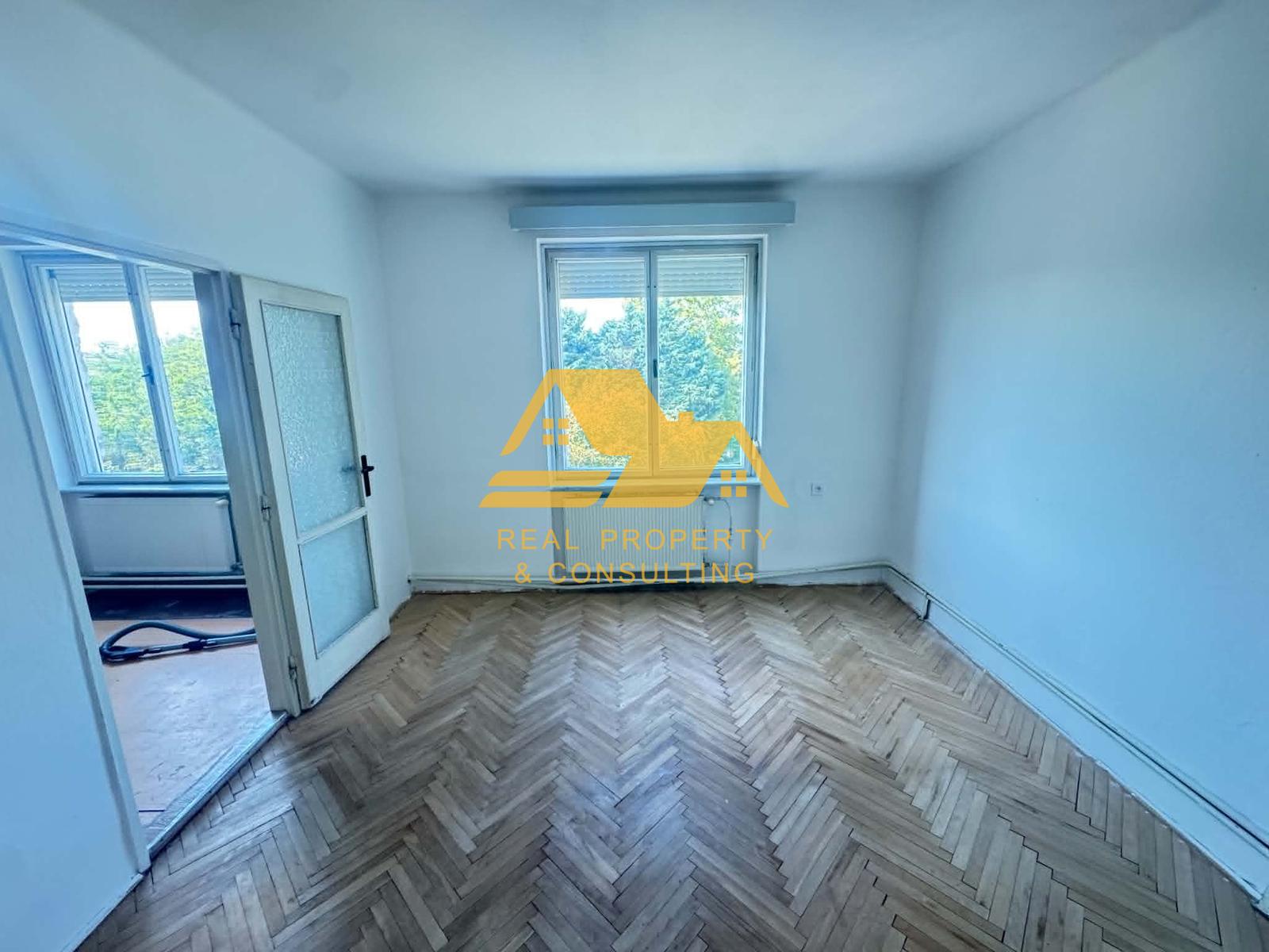 Predám 2 izbový byt s garážou v centre mesta Nové Zámky