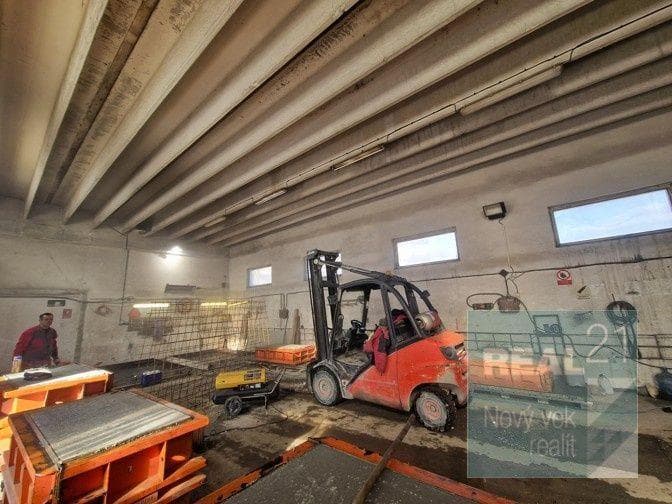 Exkluzívne u nás. Ponúkame na prenájom výrobno-skladový areál nachádzajúci sa v priemyselnej zóne pri ceste na Milochov. – fotka 2
