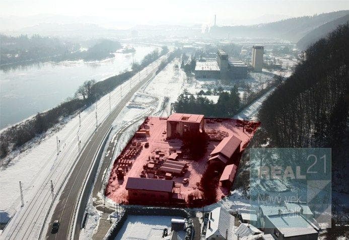 Exkluzívne u nás. Ponúkame na prenájom výrobno-skladový areál nachádzajúci sa v priemyselnej zóne pri ceste na Milochov.