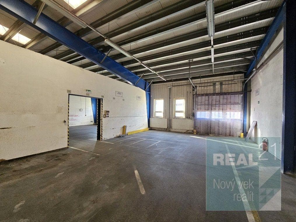 Ponúkame na prenájom výrobné a skladové priestory v modernej hale o ploche 2249 m2.