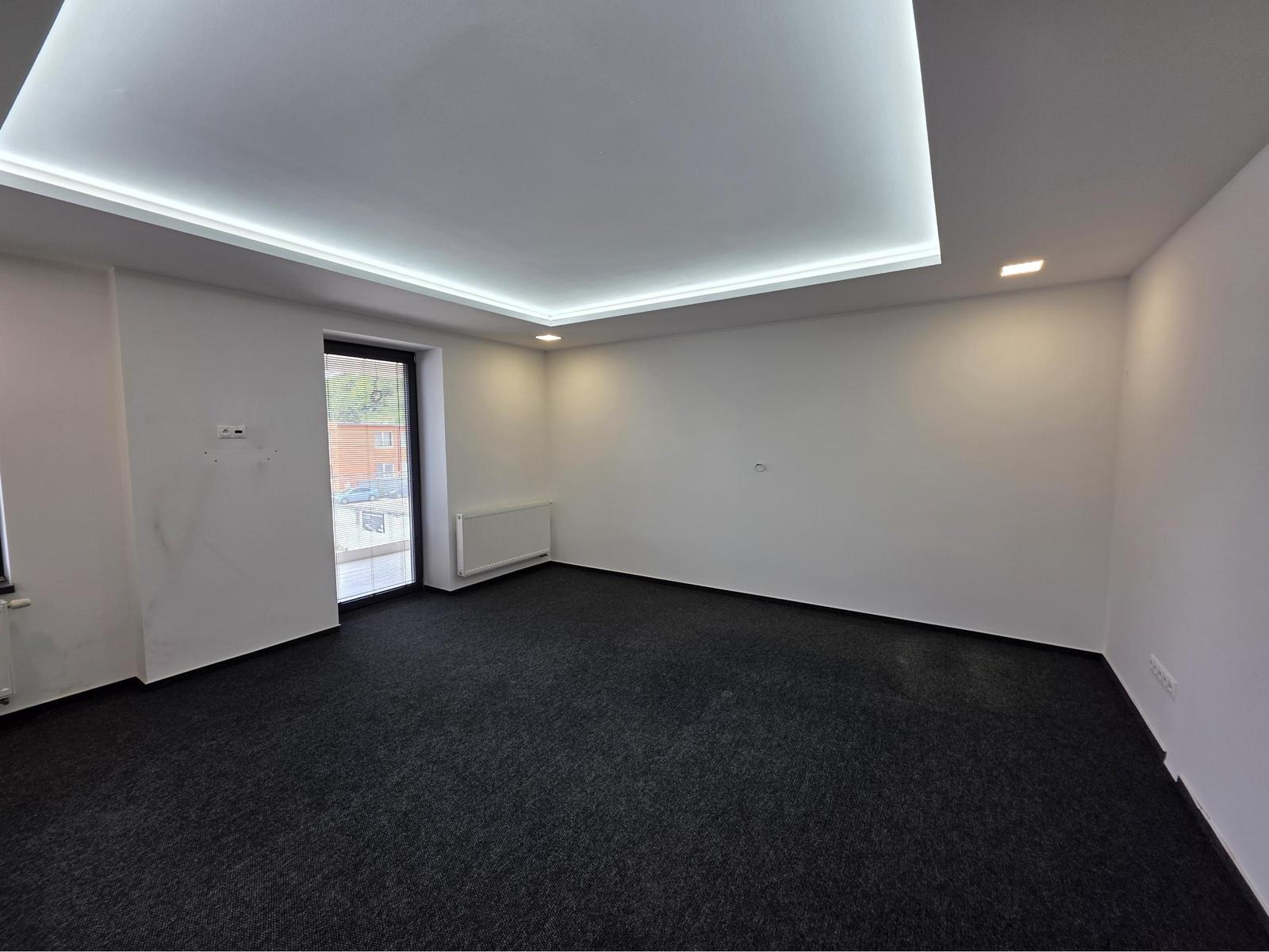 Ponúkame na prenájom kanceláriu v centre mesta o ploche 31m2 – fotka 2