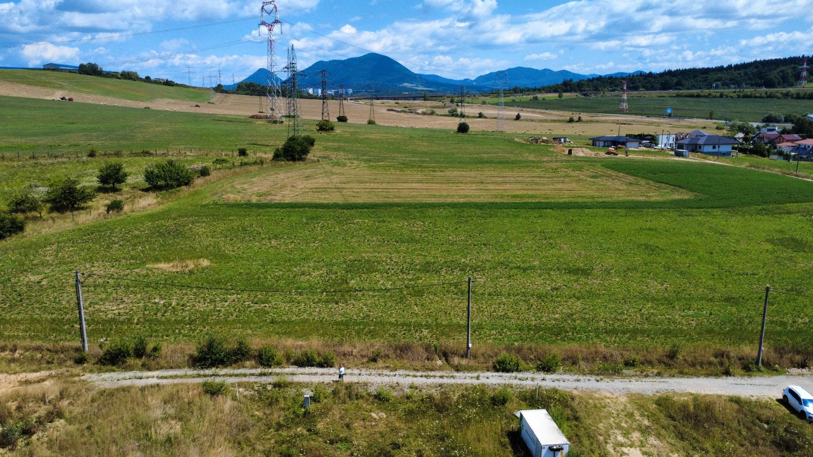 Na predaj lukratívne stavebné pozemky v obci Sverepec. Znížená cena. – fotka 2