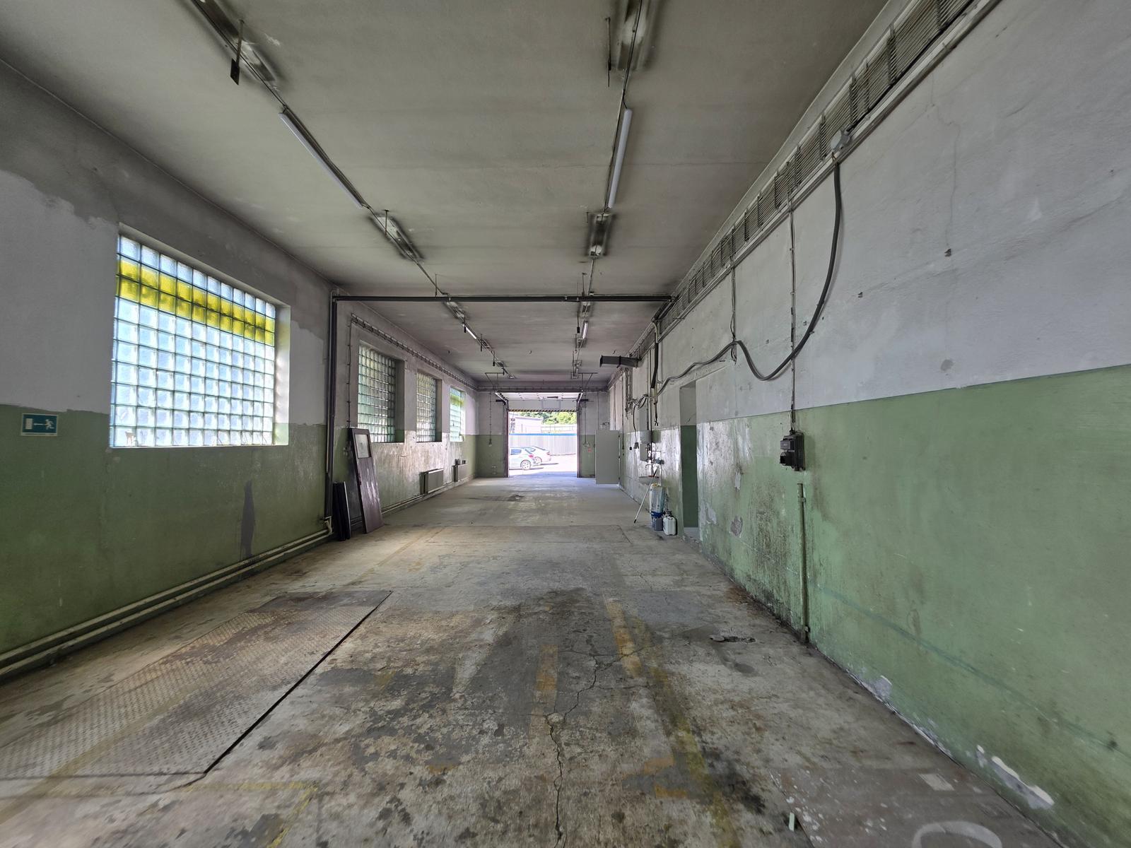 Prenájom výrobnej haly s administratívou – 317 m²