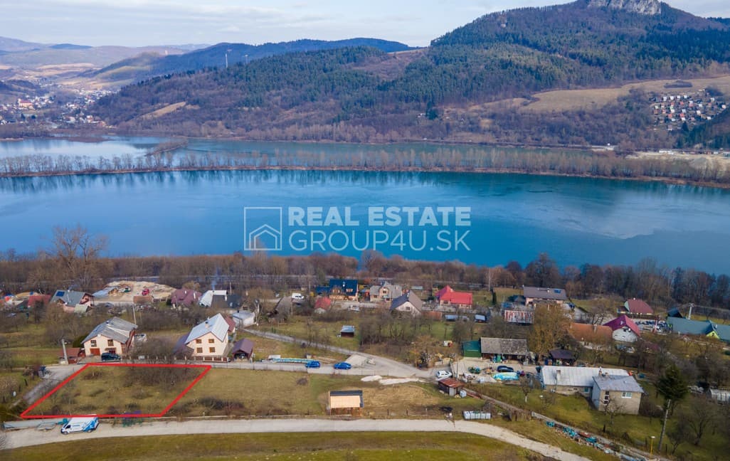 POZEMOK POD RD S PEKNÝMI VÝHĽADMI - MILOCHOV – fotka 2