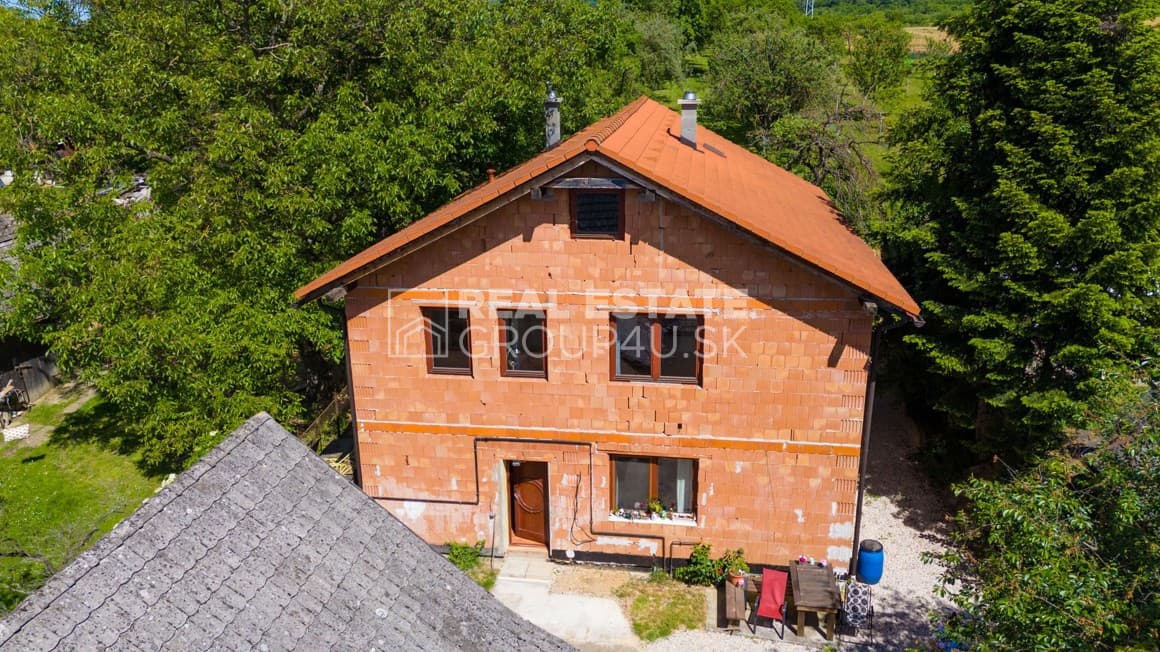 VEĽKORYSÝ 5 IZBOVÝ RODINNÝ DOM - MNÍCHOVA LEHOTA – fotka 2