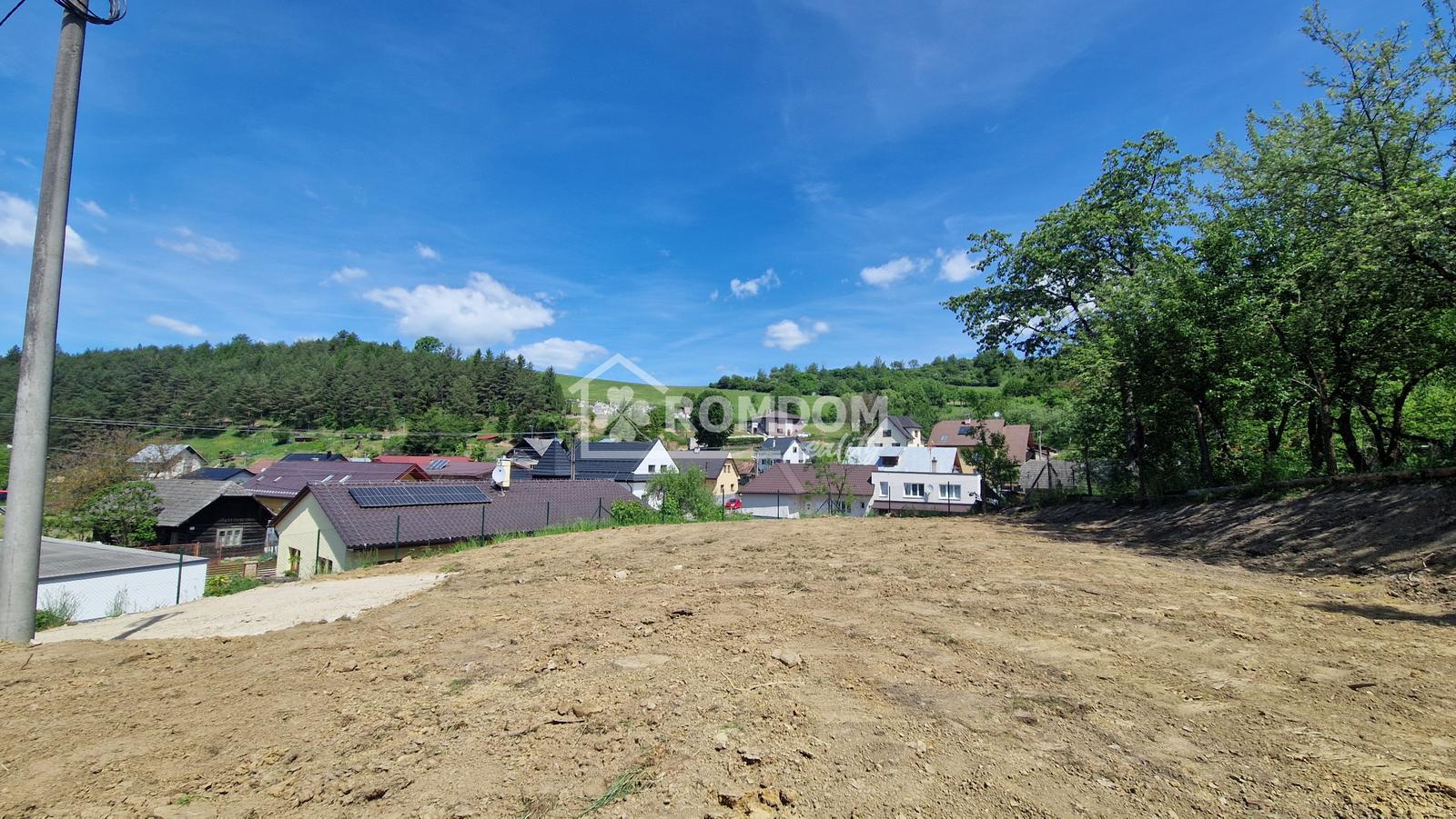Predaj stavebný pozemok 793 m2  Dolný Hričov - Peklina