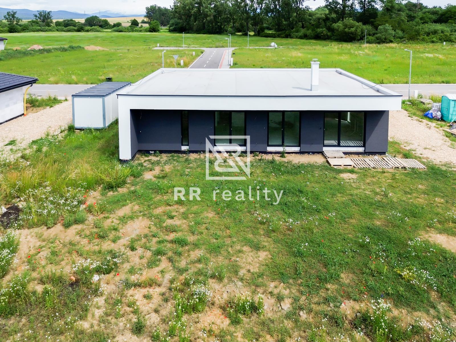 Moderná Novostavba, lokalita 20 min od Košíc, pozemok 671m2
