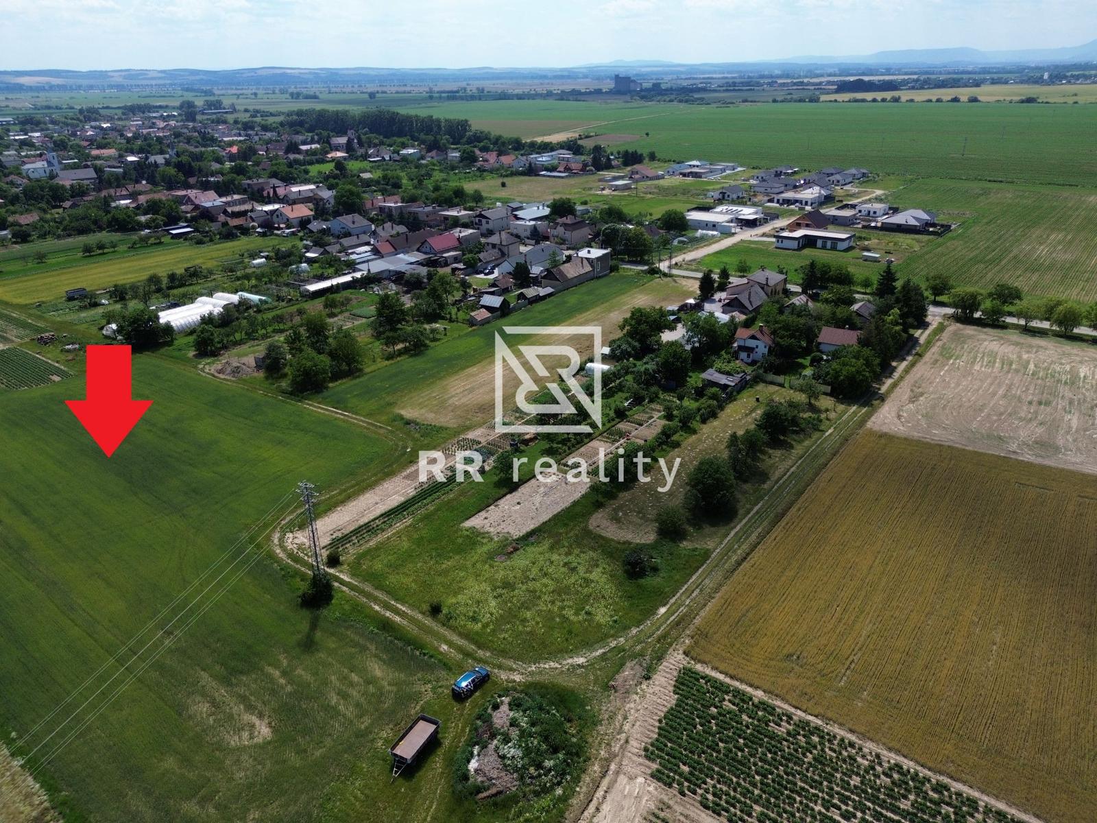 Cestice - pozemok 831m2 zahrnutý územnom pláne / 75€/m2
