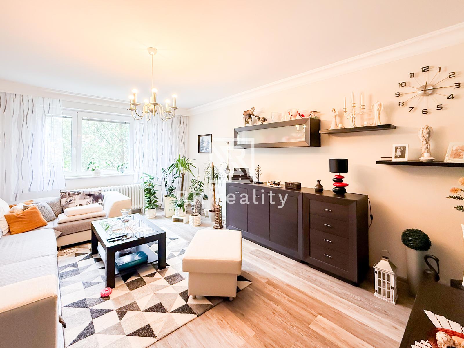Na predaj priestranný štvorizbový byt na Ťahanovciach, 80m2 – fotka 2